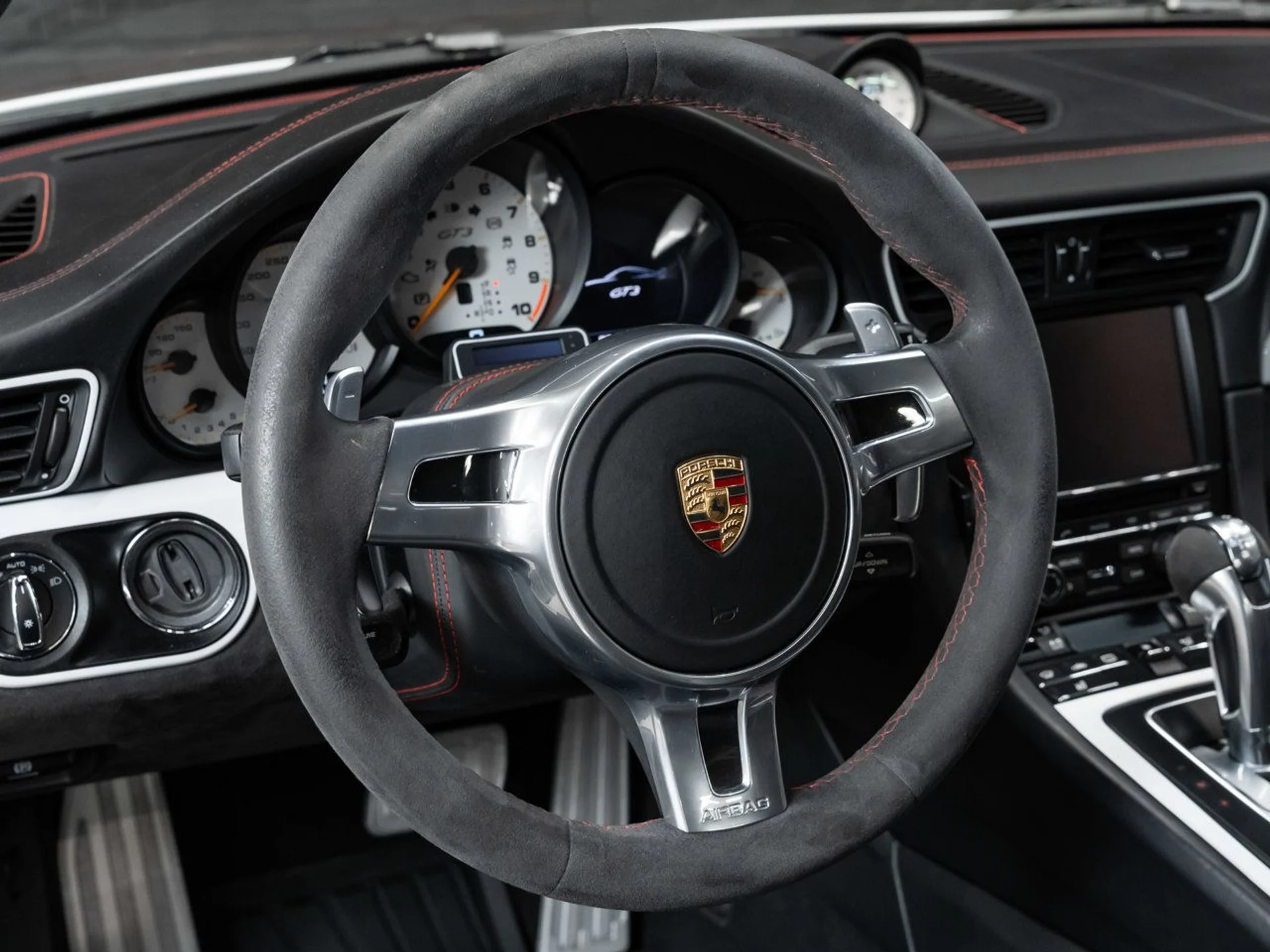 mph122_1460379688_porsche_911_2015_b77f4a5220