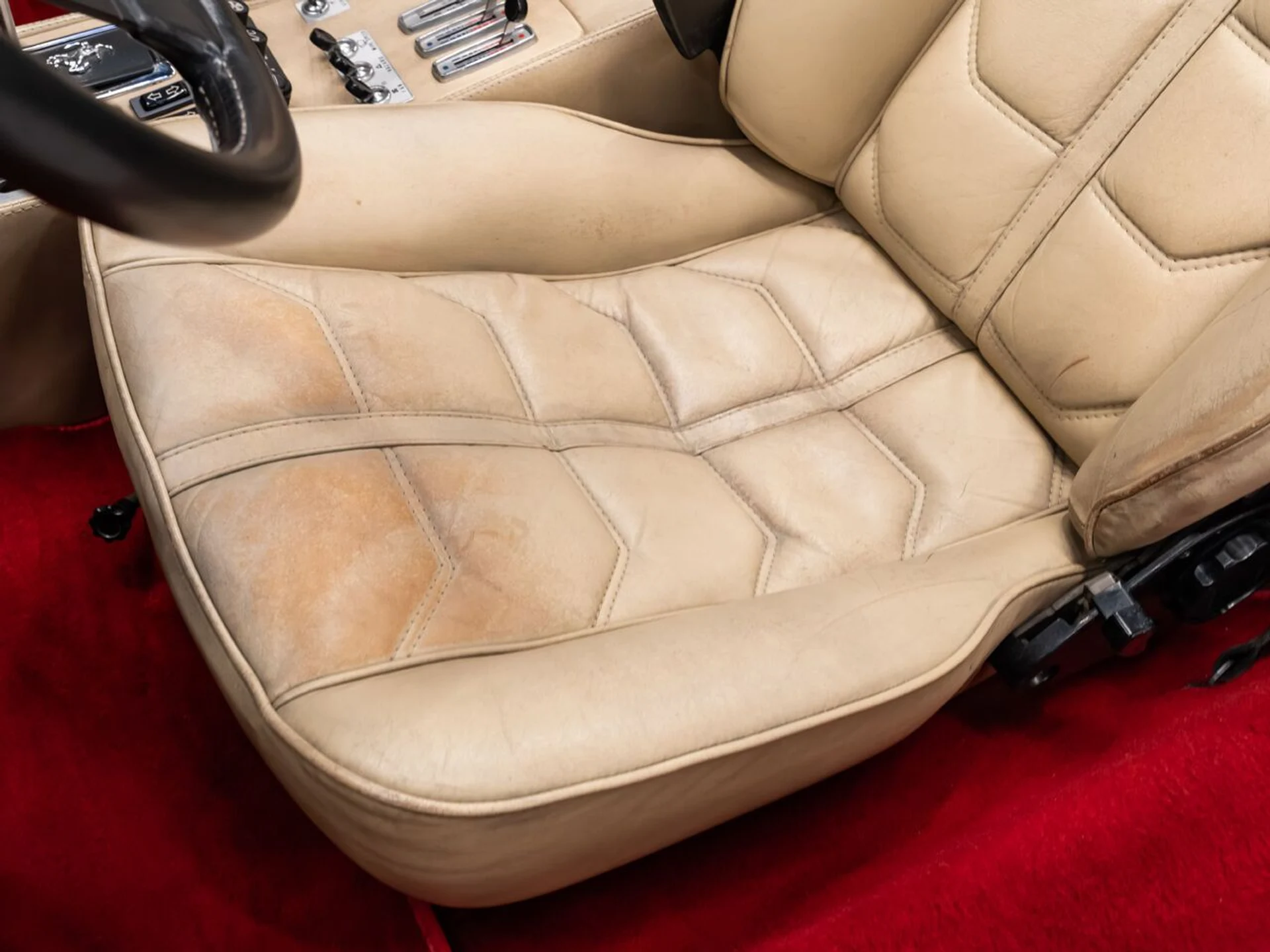 mph122_256897331_ferrari_308_gtsi_1982_819e7fde0e