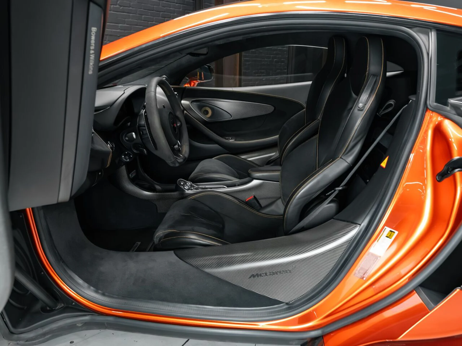 mph122_2671811591_mclaren_570s_2017_c01039a604