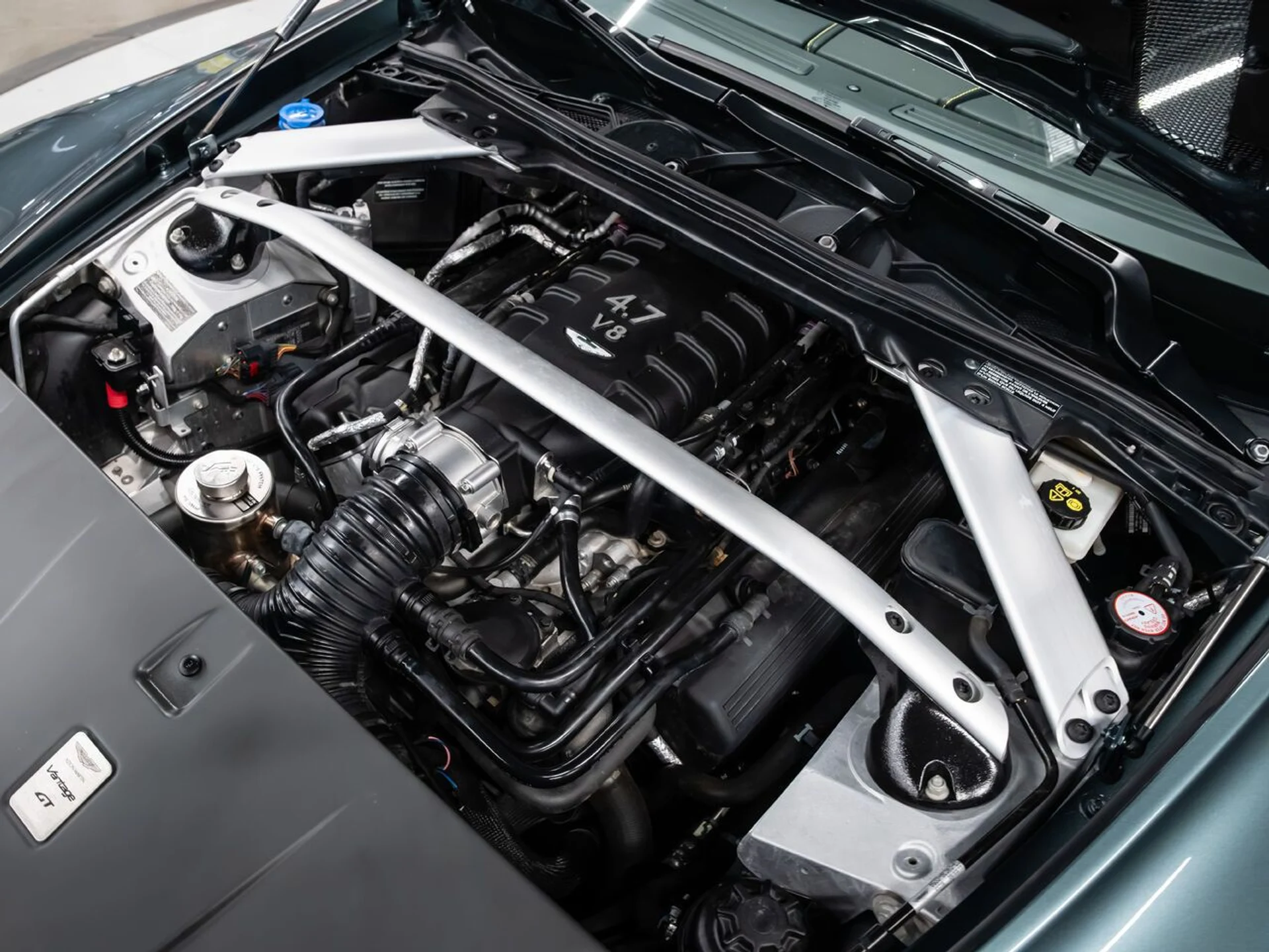 mph122_4210279722_aston_martin_v8_vantage_2015_441305ecc7