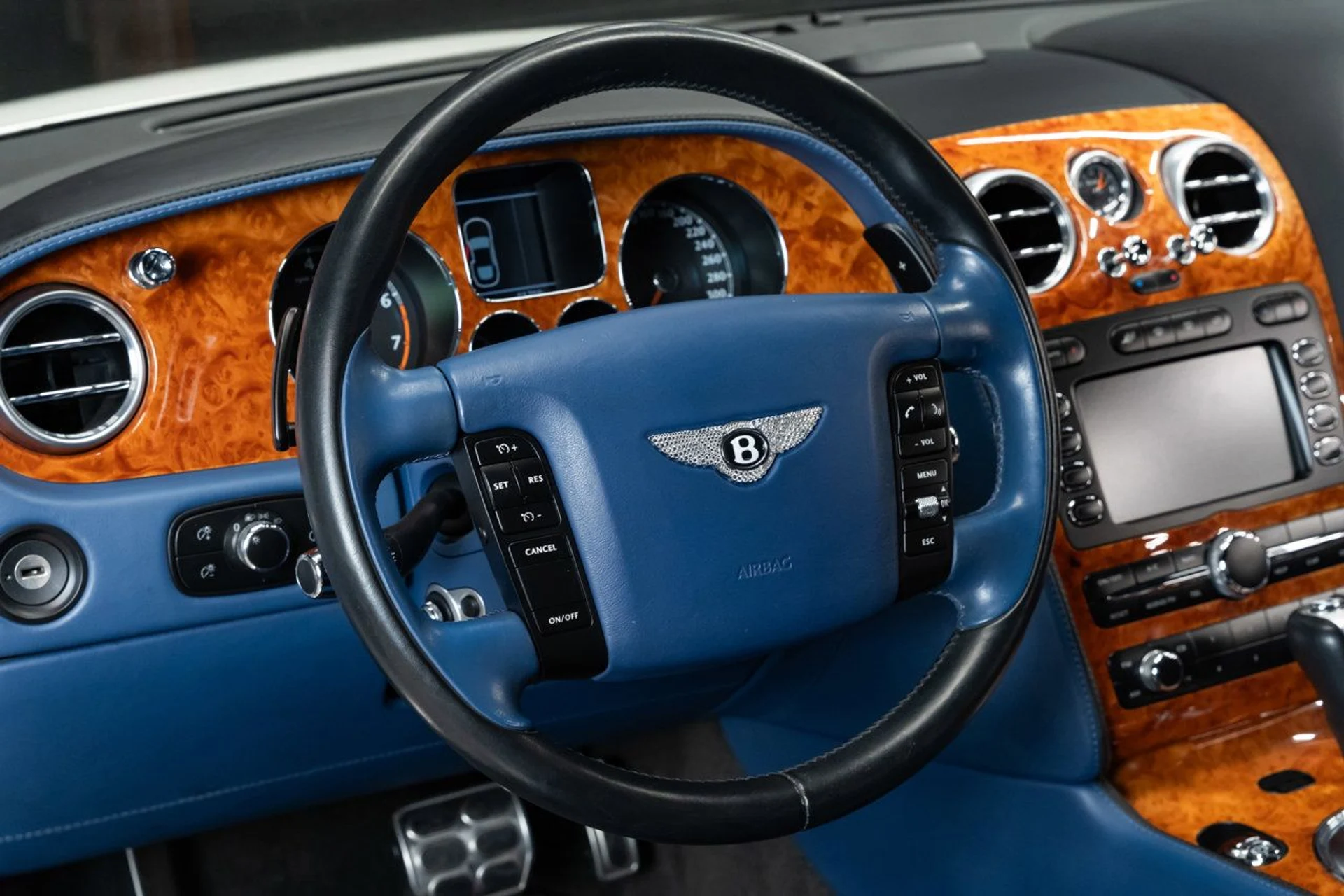 mph123_1438297616_bentley_continental_gt_2006_537f319935