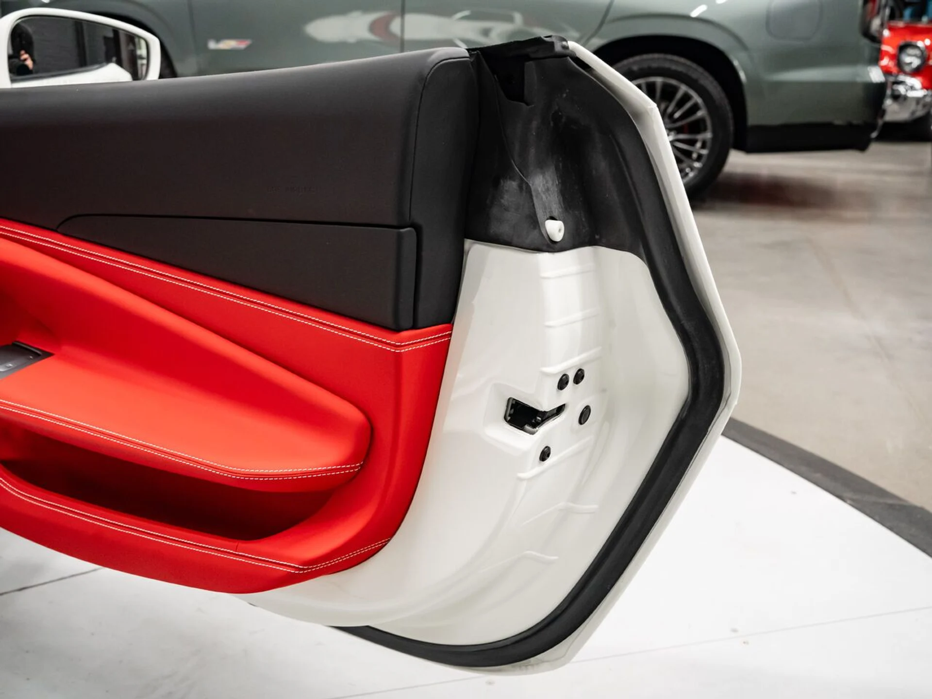 mph123_176400773_ferrari_f8_spider_2022_39691c588a