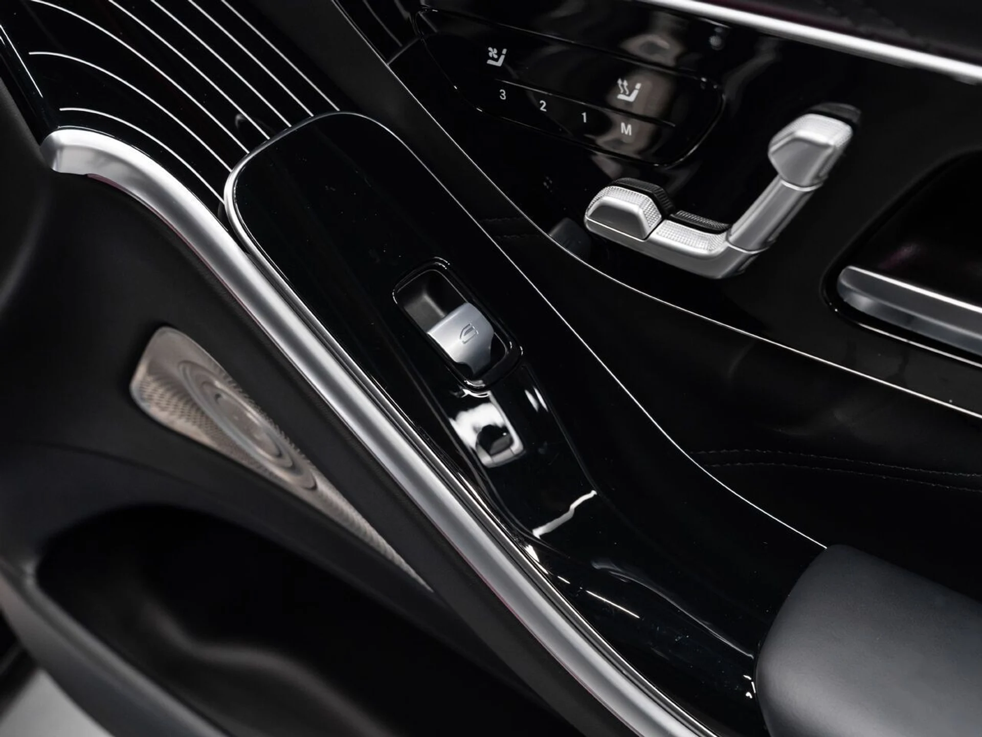 mph123_3639895089_mercedes_benz_s_class_2023_a2a40655fb