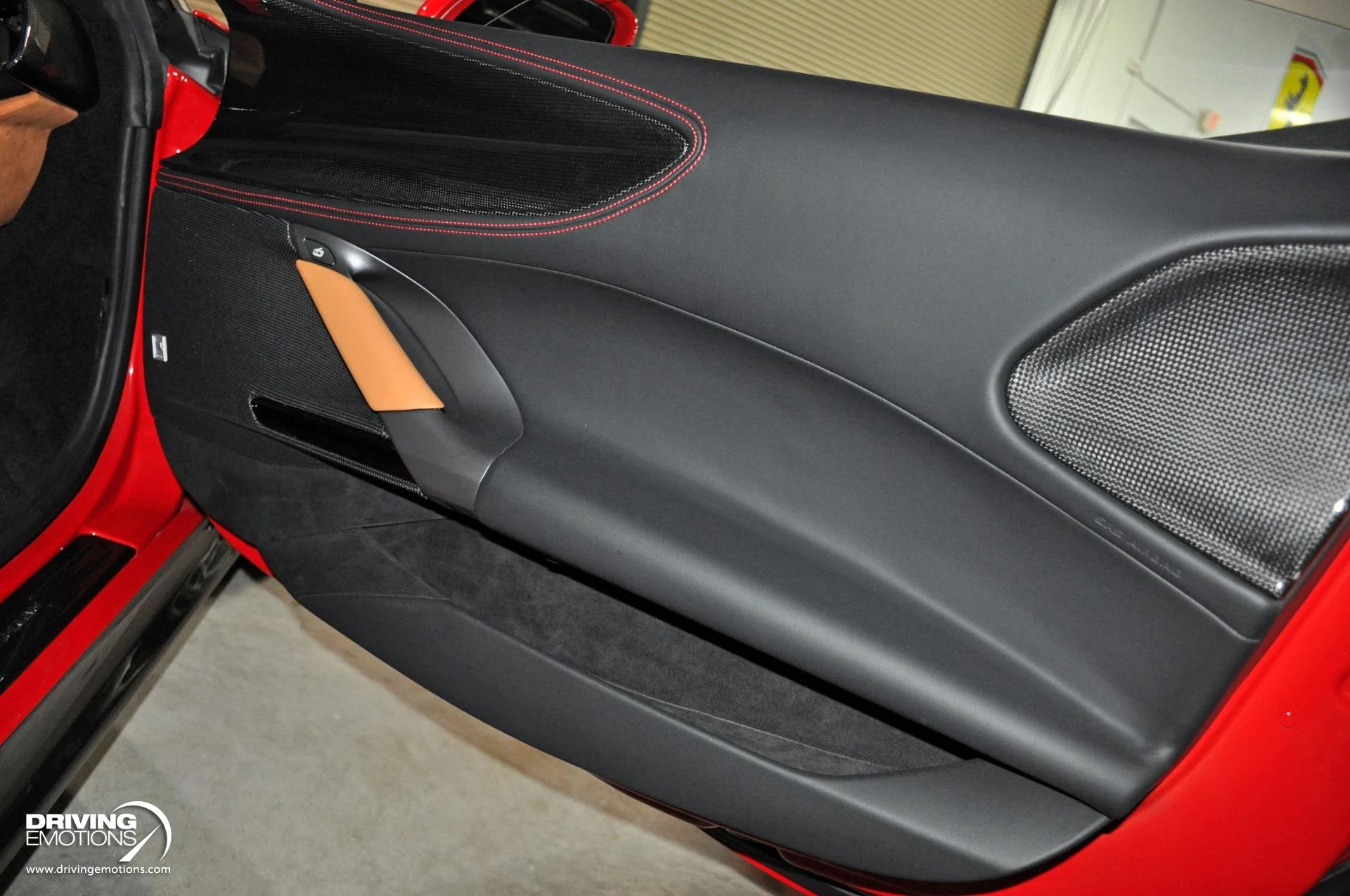 mph124_1094241053_860_p125_l_1c3d345776