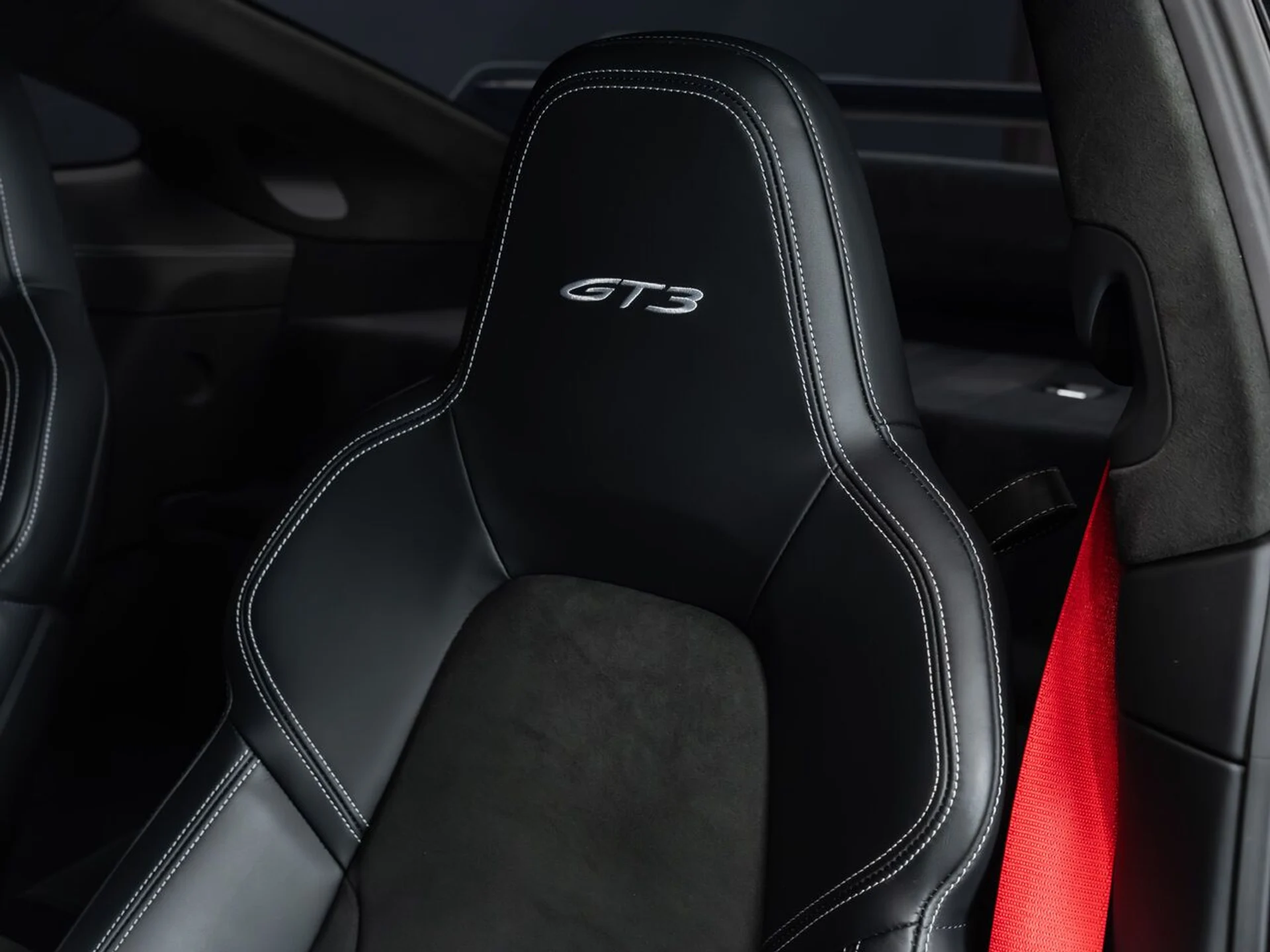 mph124_1755779464_porsche_911_2022_a1df6cb51f