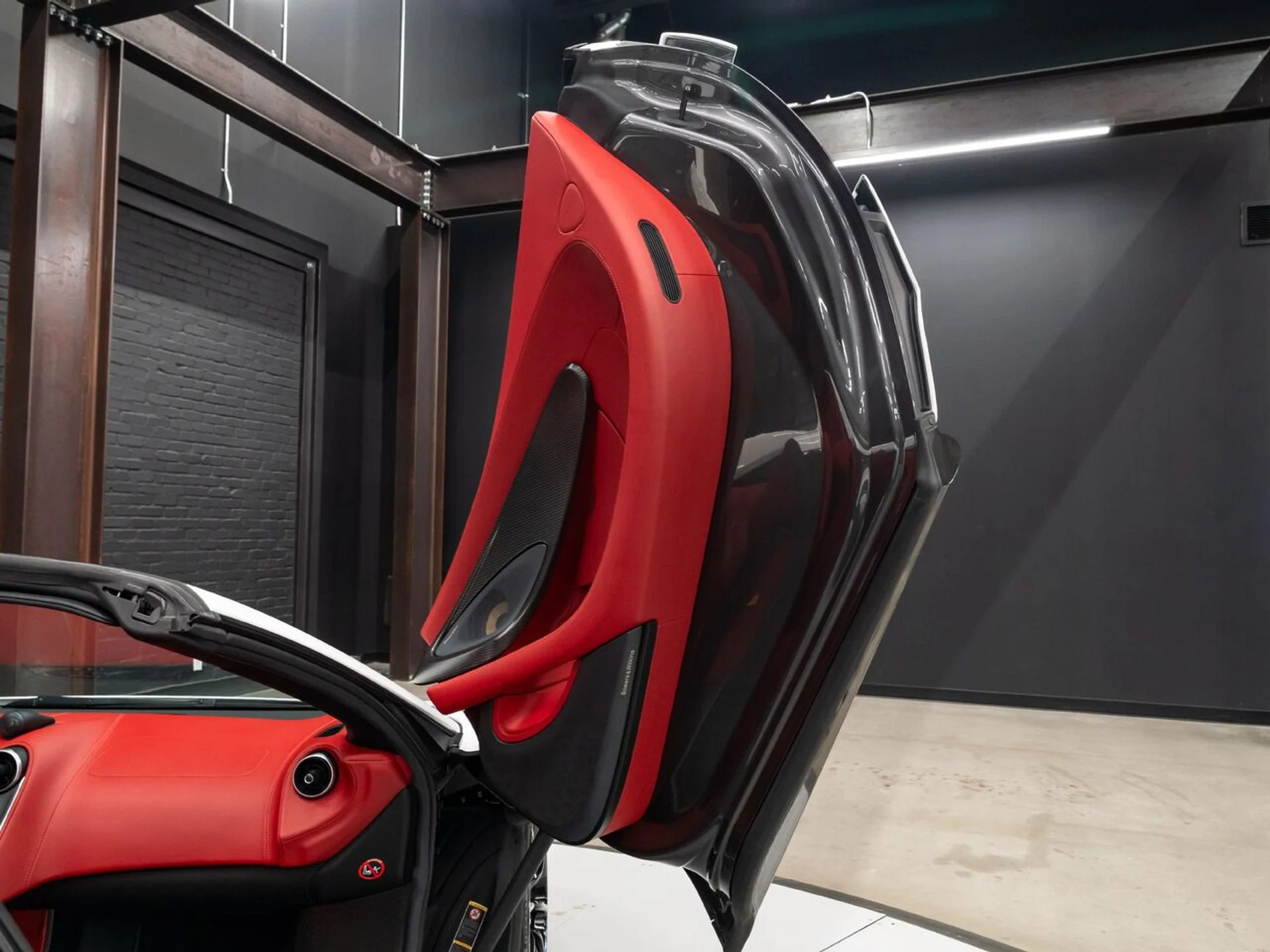 mph124_2726779214_mclaren_570s_2019_33af079fe9