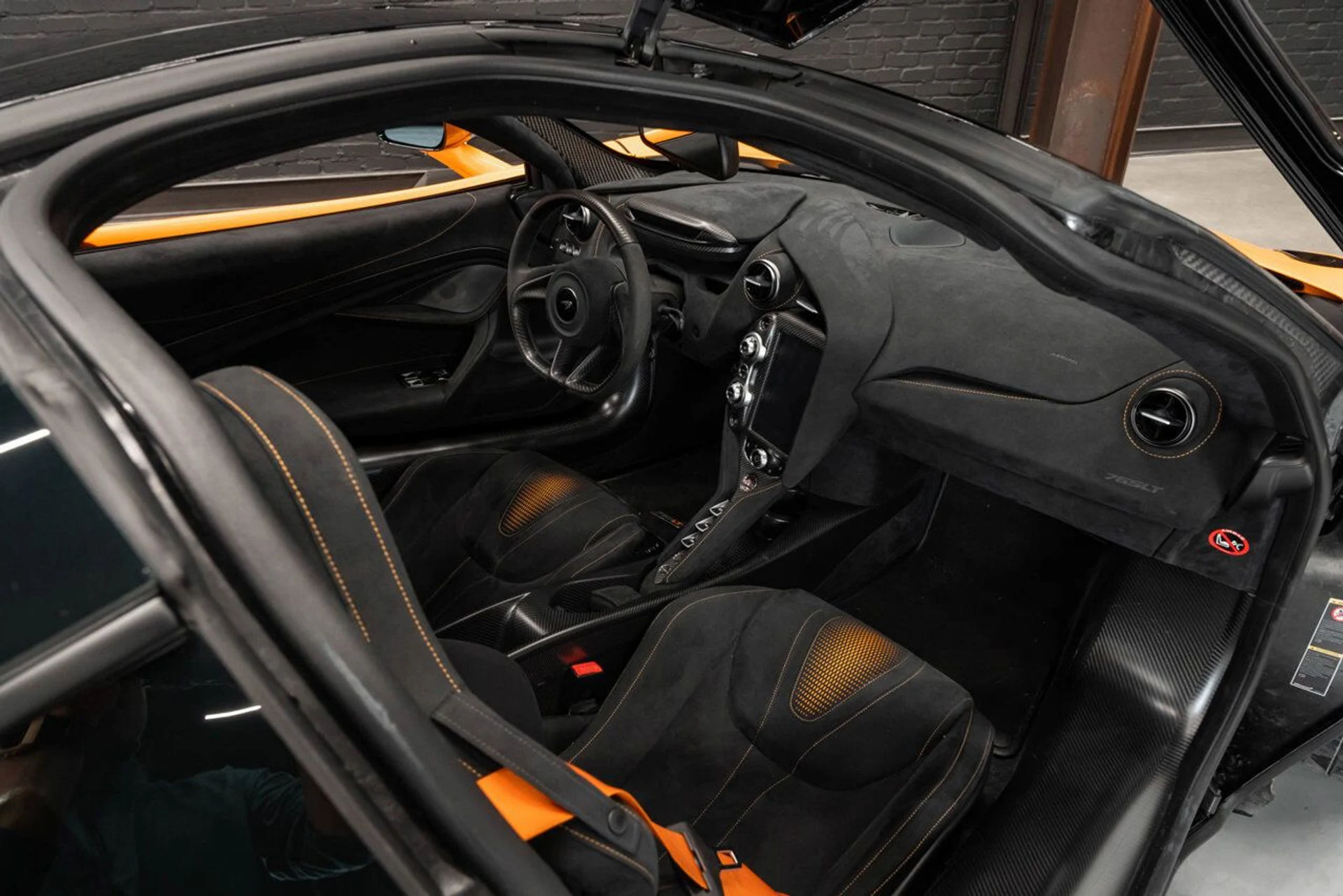 mph124_3887986211_mclaren_765lt_2021_665af29364