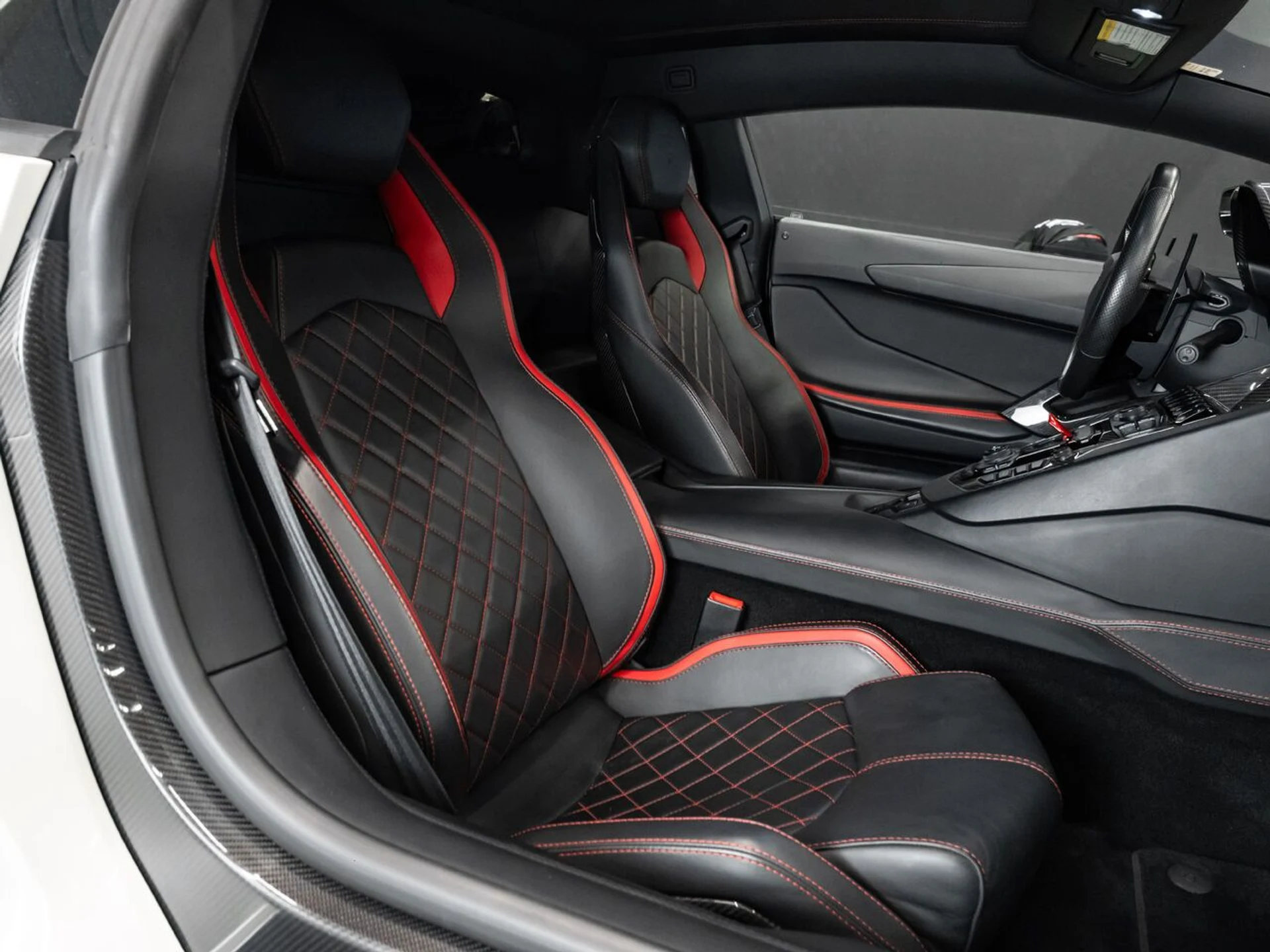 mph124_616126959_lamborghini_aventador_2017_9dfaa8197a