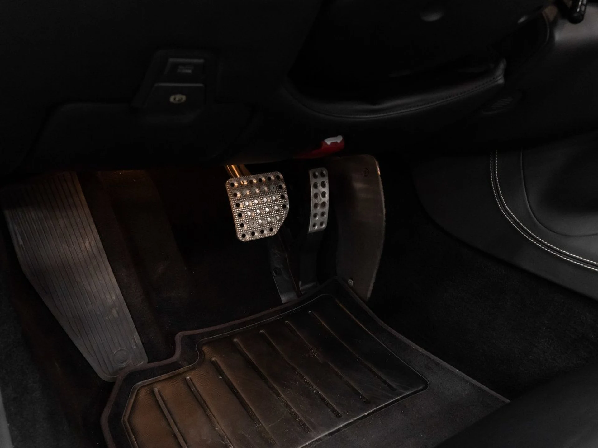 mph125_2569457151_ferrari_california_2011_3b73263b6f