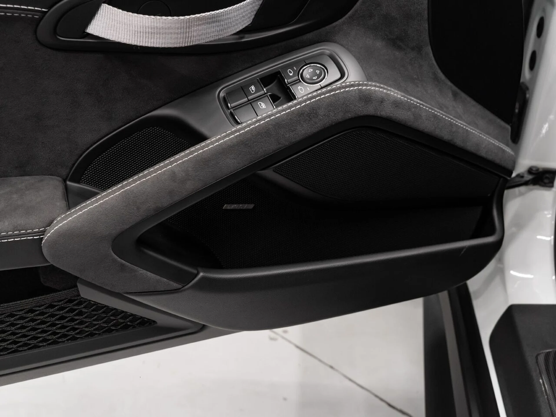 mph125_4119124527_porsche_911_2019_190c485b86
