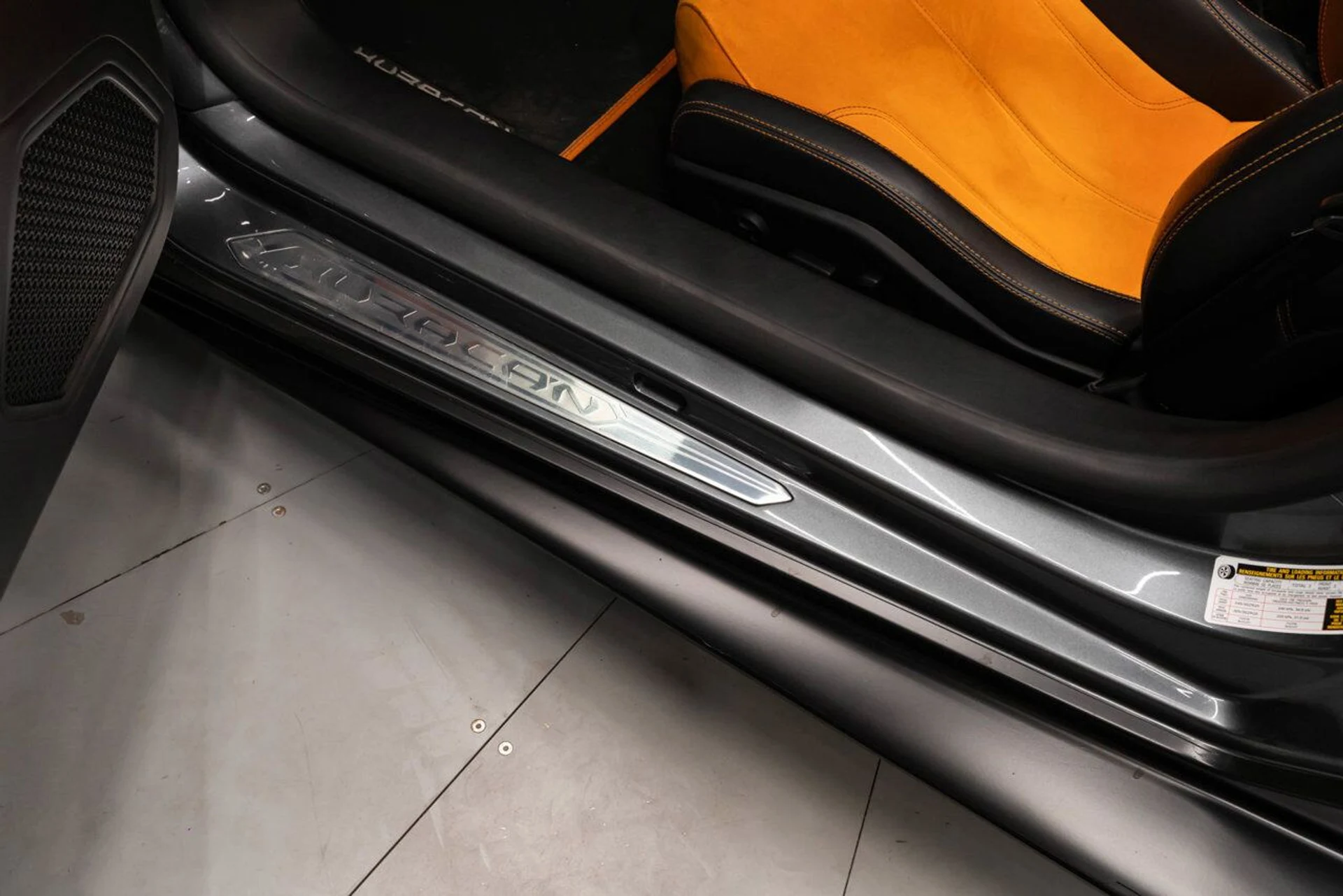 mph125_912212766_lamborghini_huracan_2016_6b32419d0d
