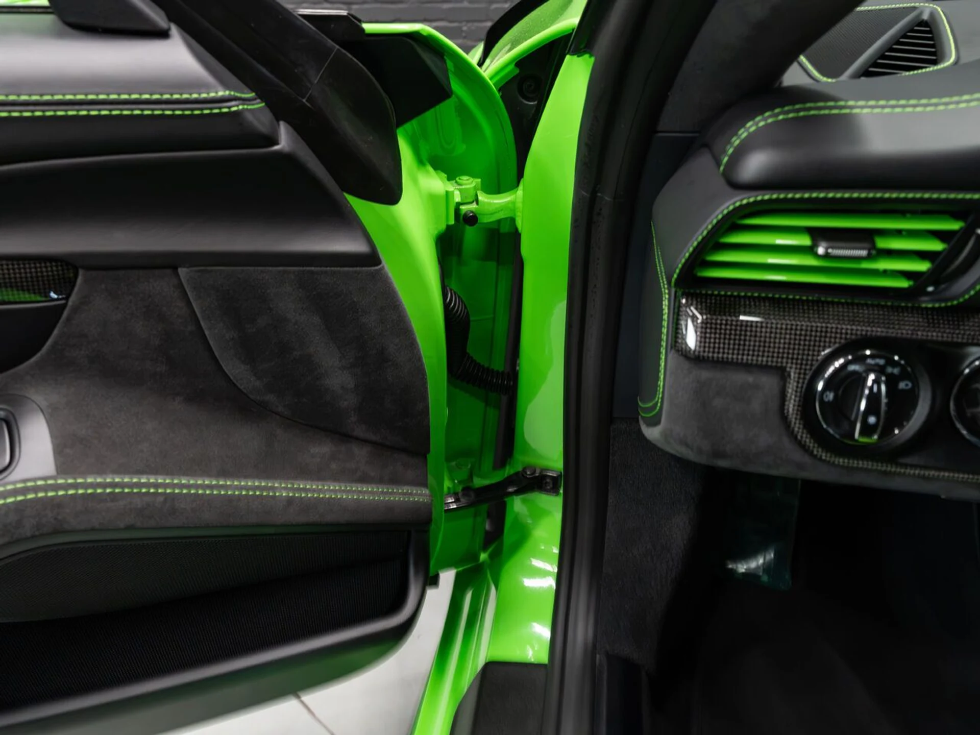 mph126_1000842836_porsche_911_2019_9e8d644cdb