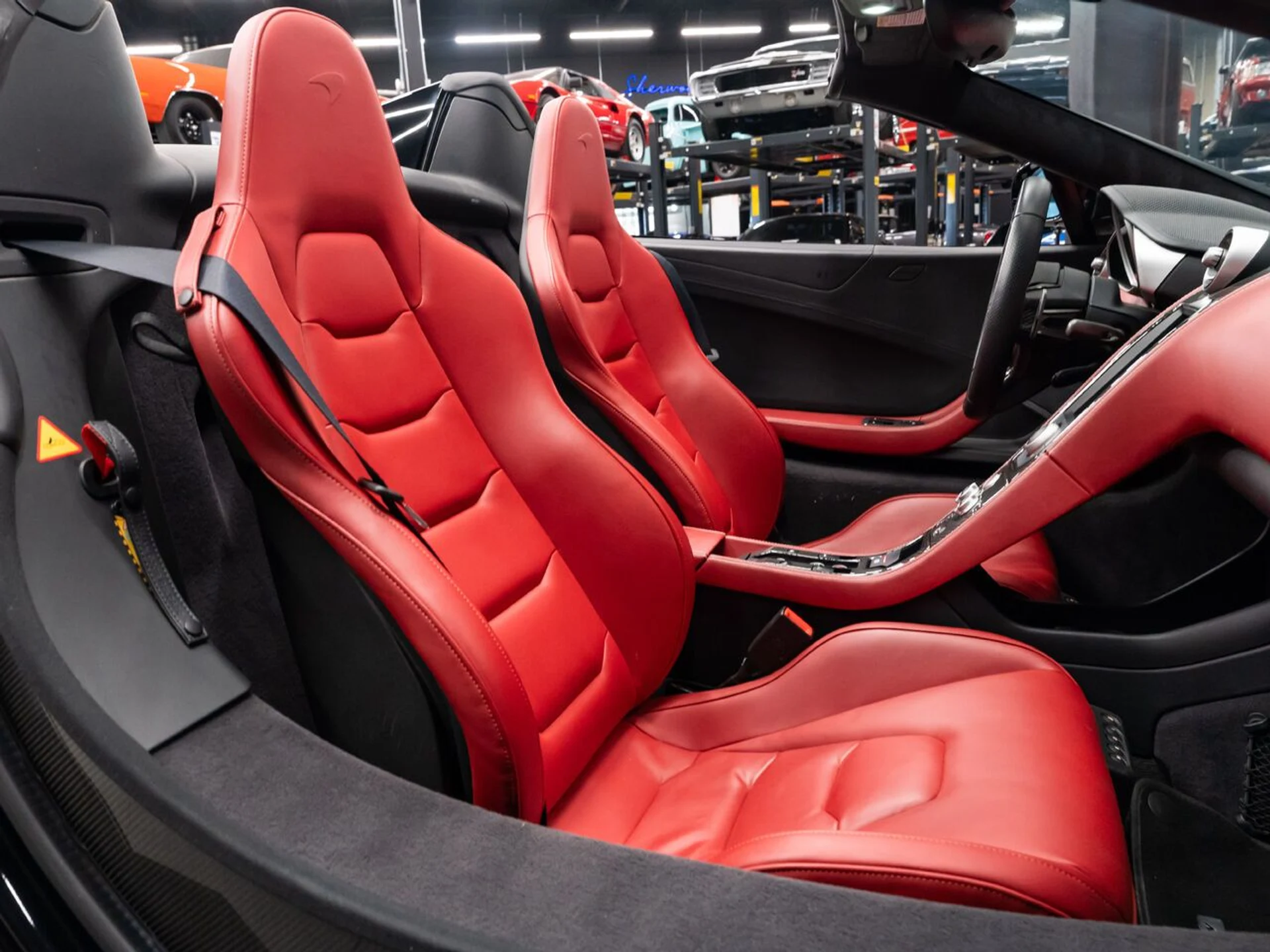 mph126_1028631679_mclaren_650s_2015_68422955a7