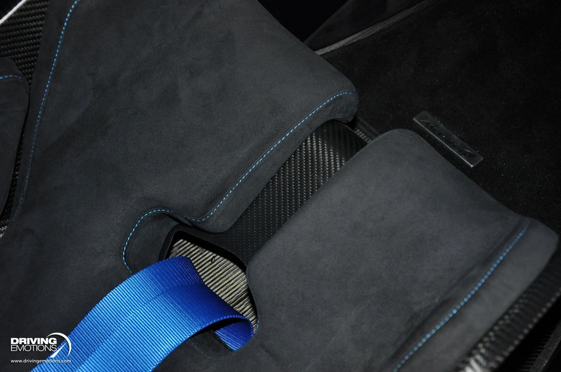 mph126_1323396444_683_p127_l_bde27debac