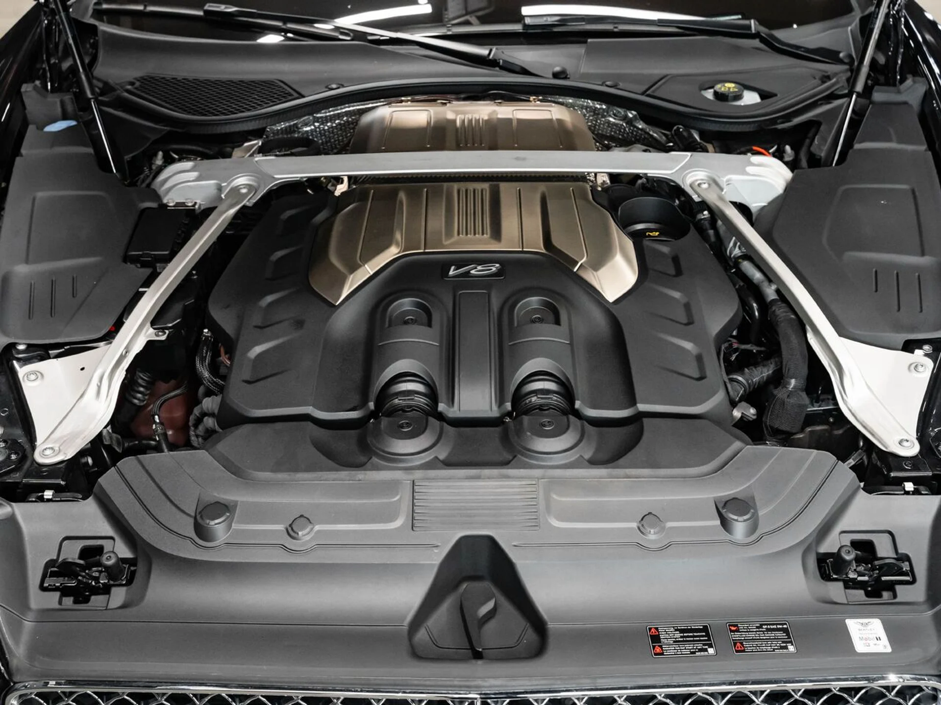 mph126_1515990893_bentley_continental_2022_d5cbb690a1