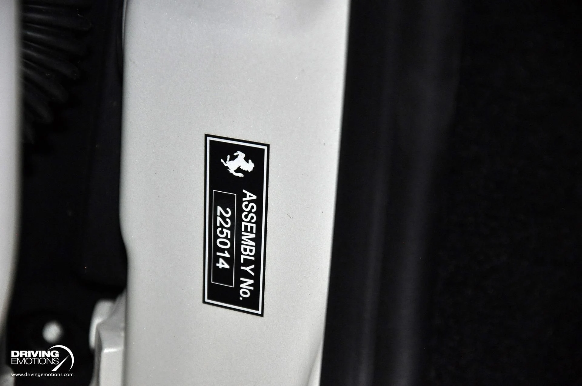 mph126_2241658671_859_p127_l_fbb9c98210