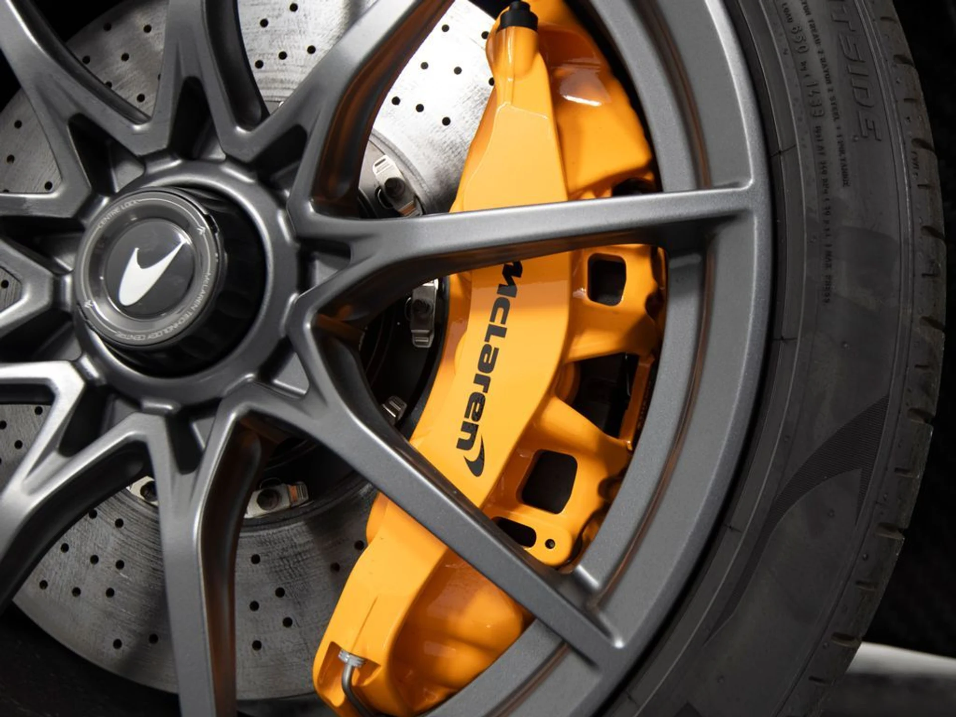 mph126_2348451572_0e608d9eaee9fbf96fc145e99a777b2dx_5bdee6ba42