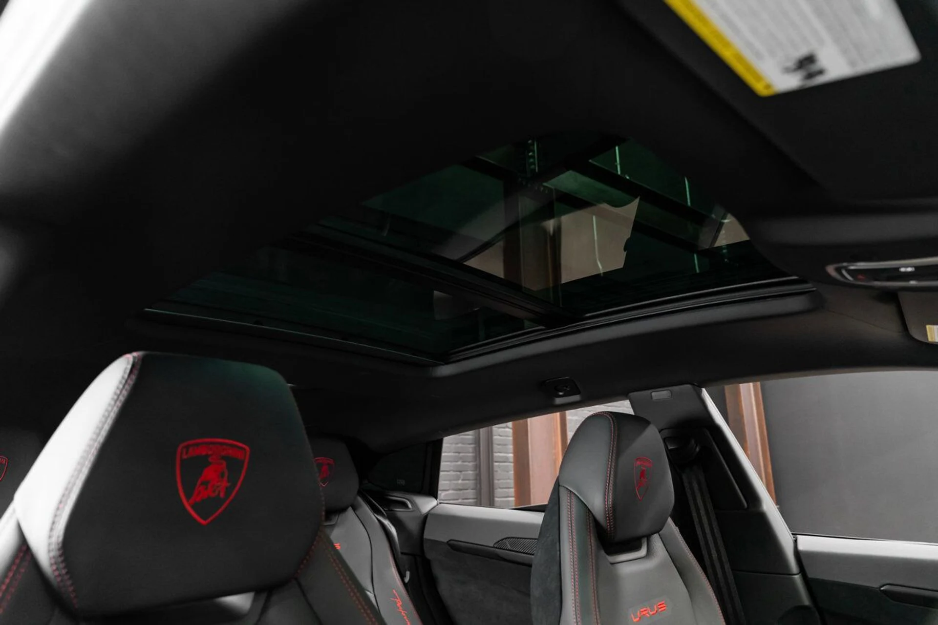 mph126_3009911926_lamborghini_urus_2023_f77bcb2f5a