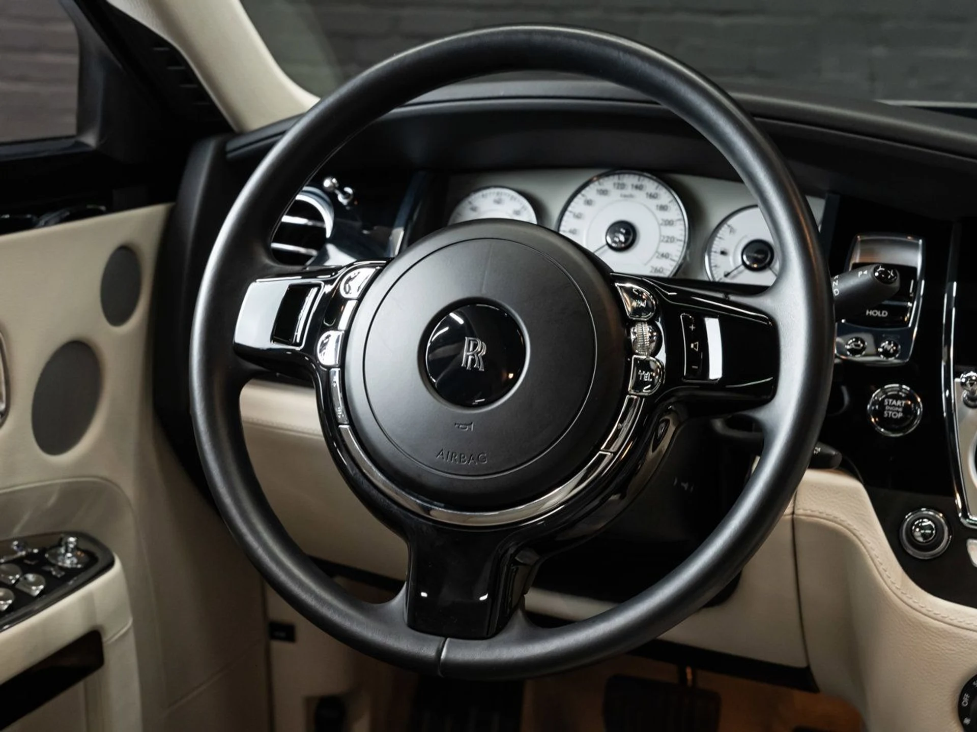 mph126_3585833950_rolls_royce_ghost_2012_4defd3bd80
