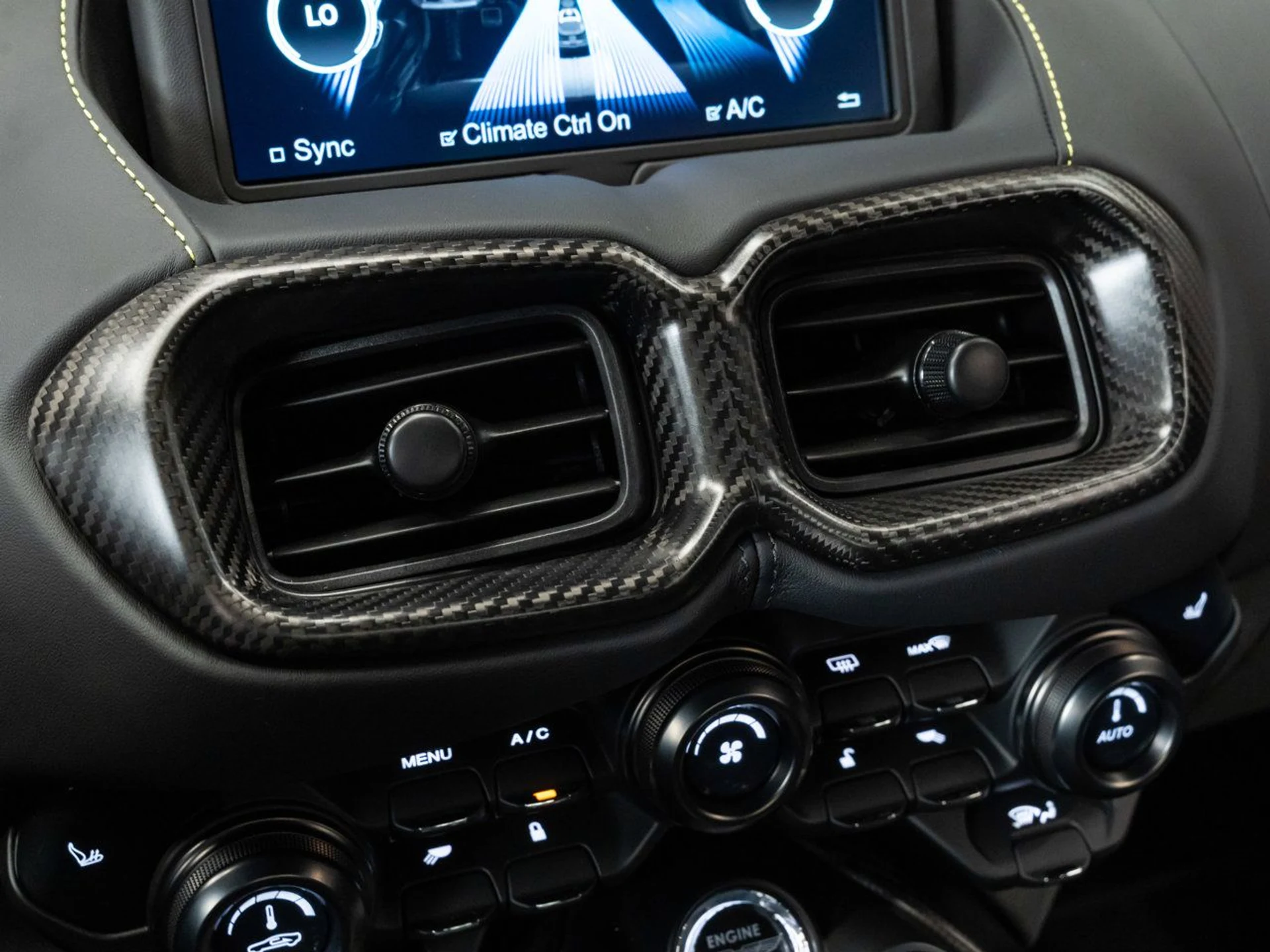mph127_1818959301_aston_martin_vantage_2023_f0908745d6