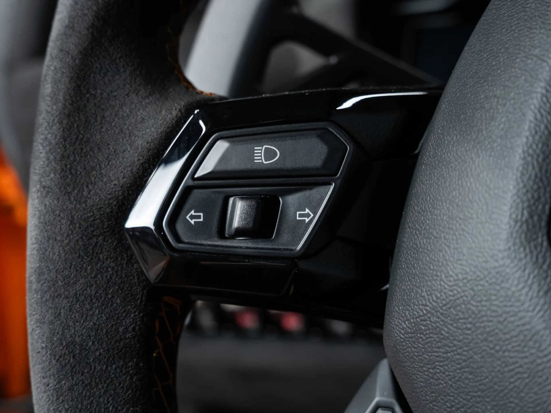 mph127_2217719556_lamborghini_huracan_2023_0300641add