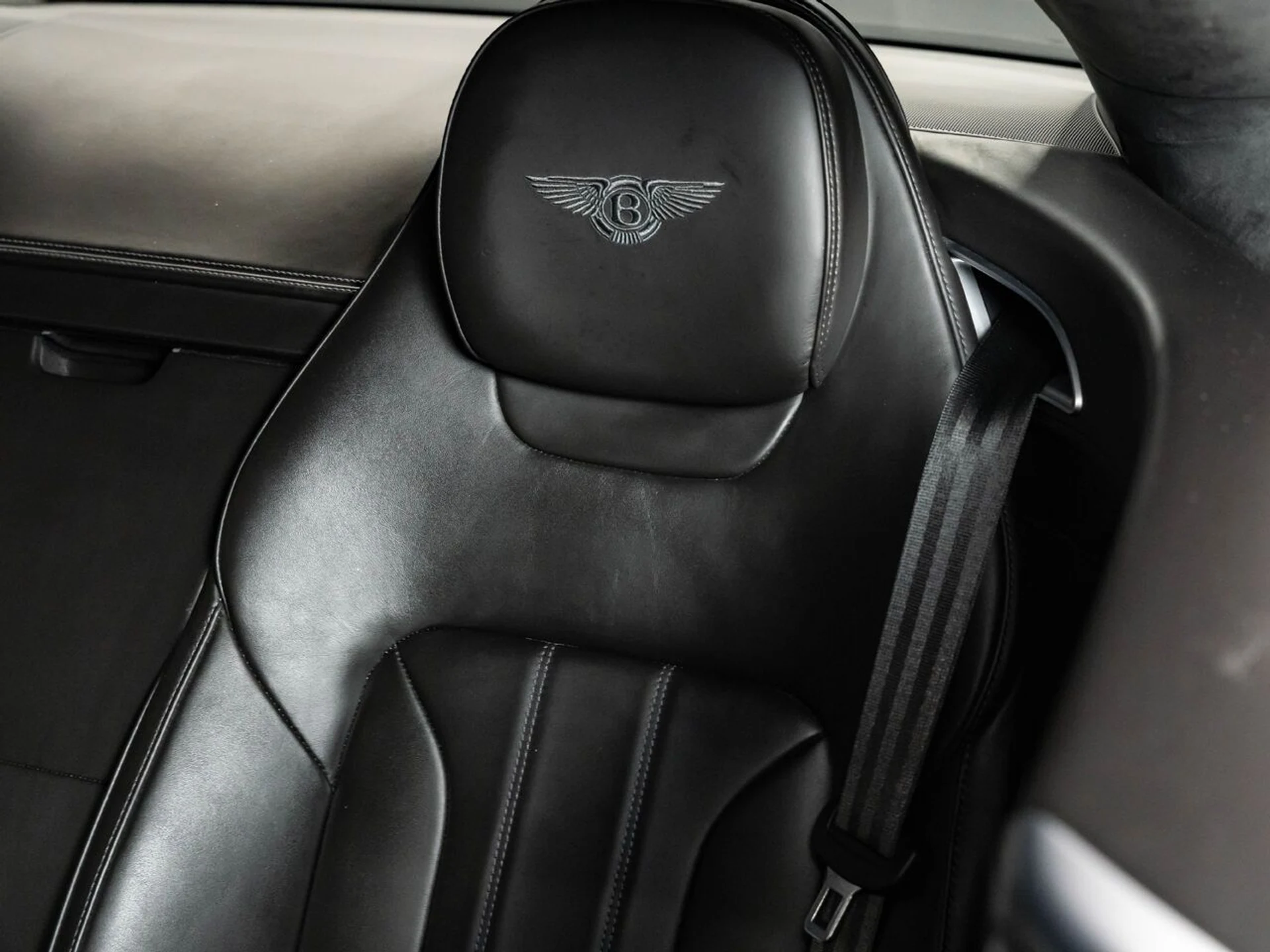 mph127_2381617146_bentley_continental_2022_42b83fe4ab