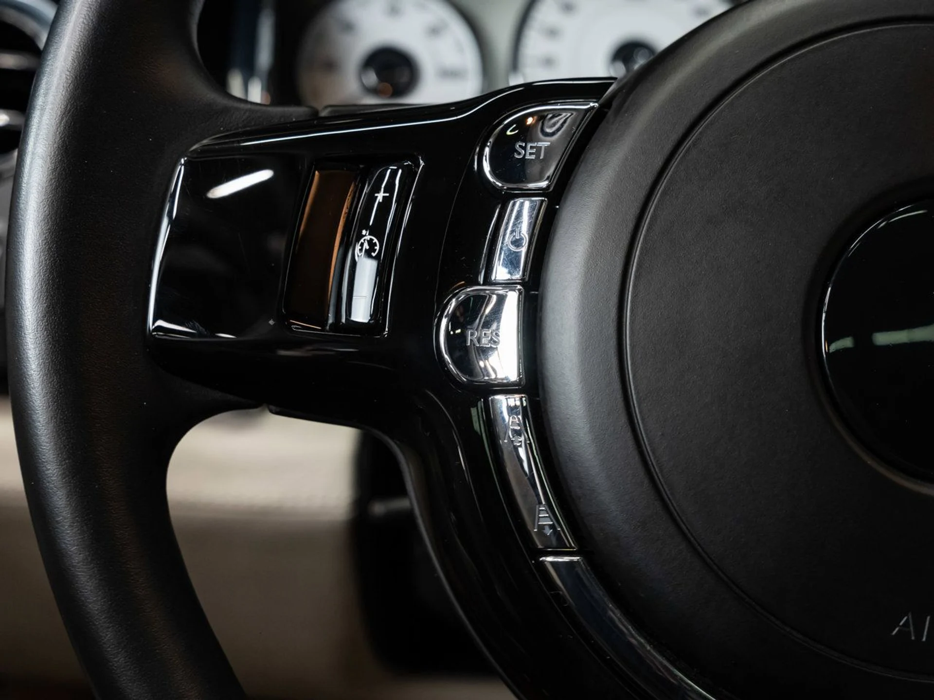 mph127_2591324562_rolls_royce_ghost_2012_a21d0b2718