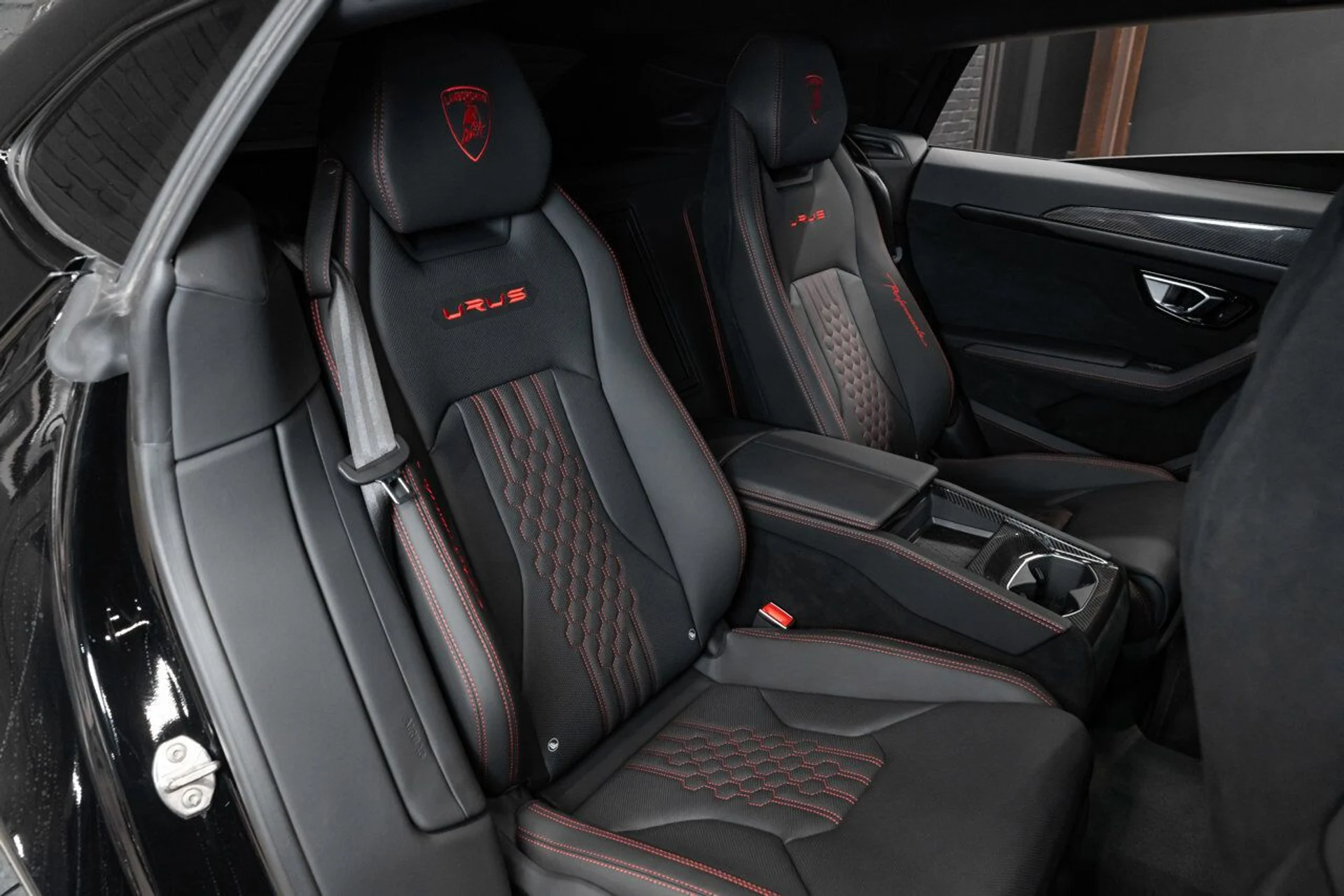 mph127_2825382688_lamborghini_urus_2023_f9052a4a90