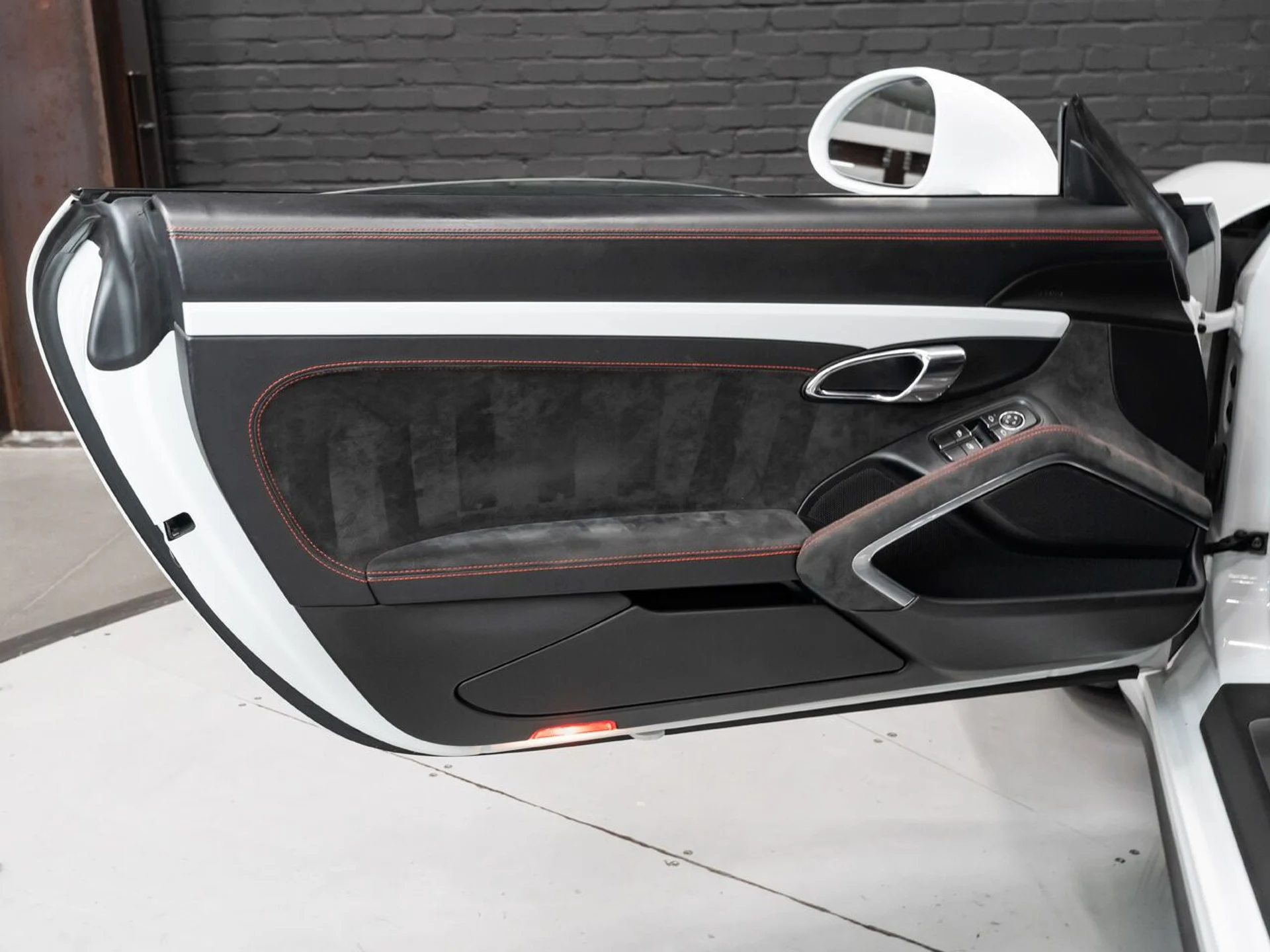 mph127_2952160158_porsche_911_2015_bf054be6d2