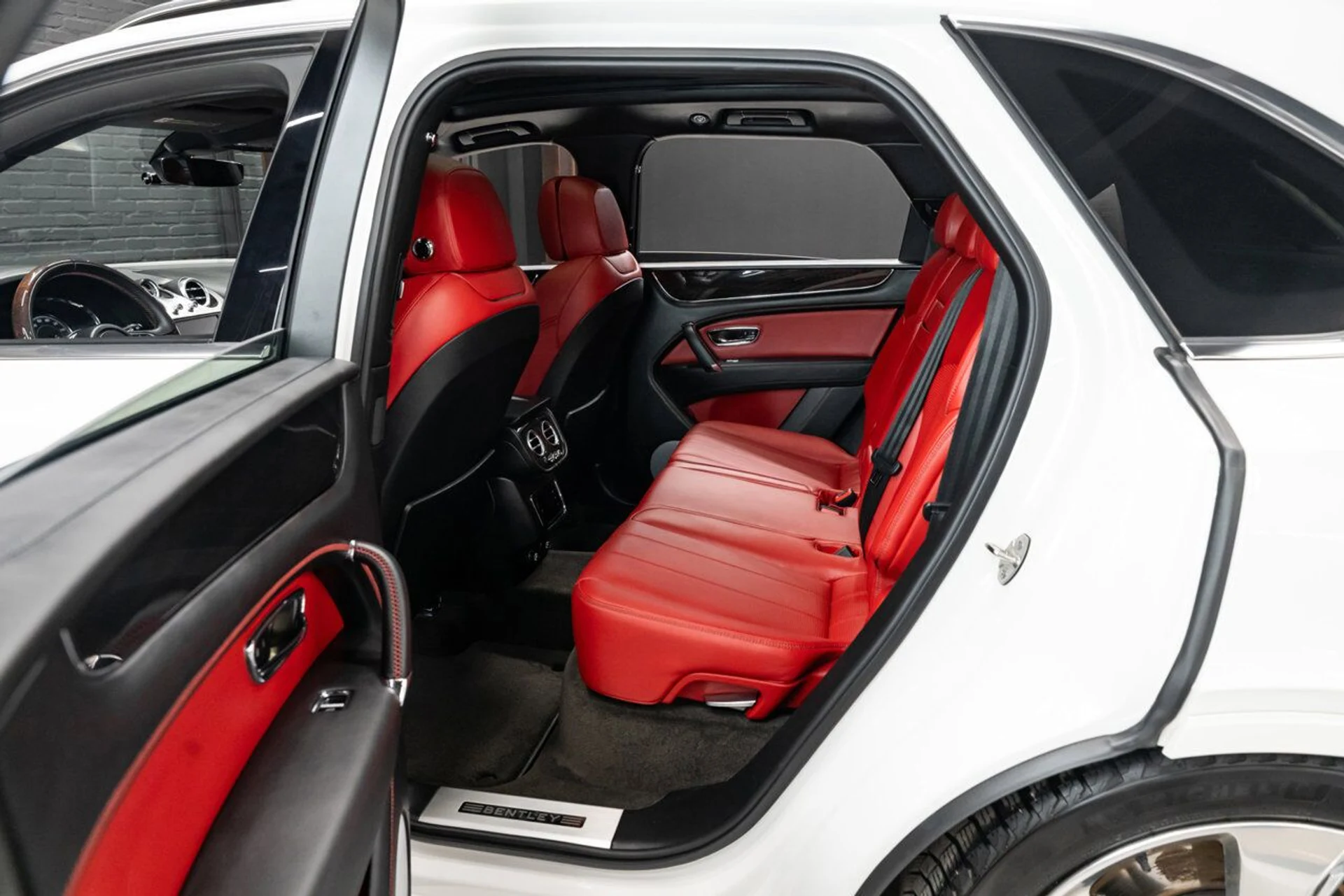 mph127_3239023521_bentley_bentayga_2019_c0bebce30c