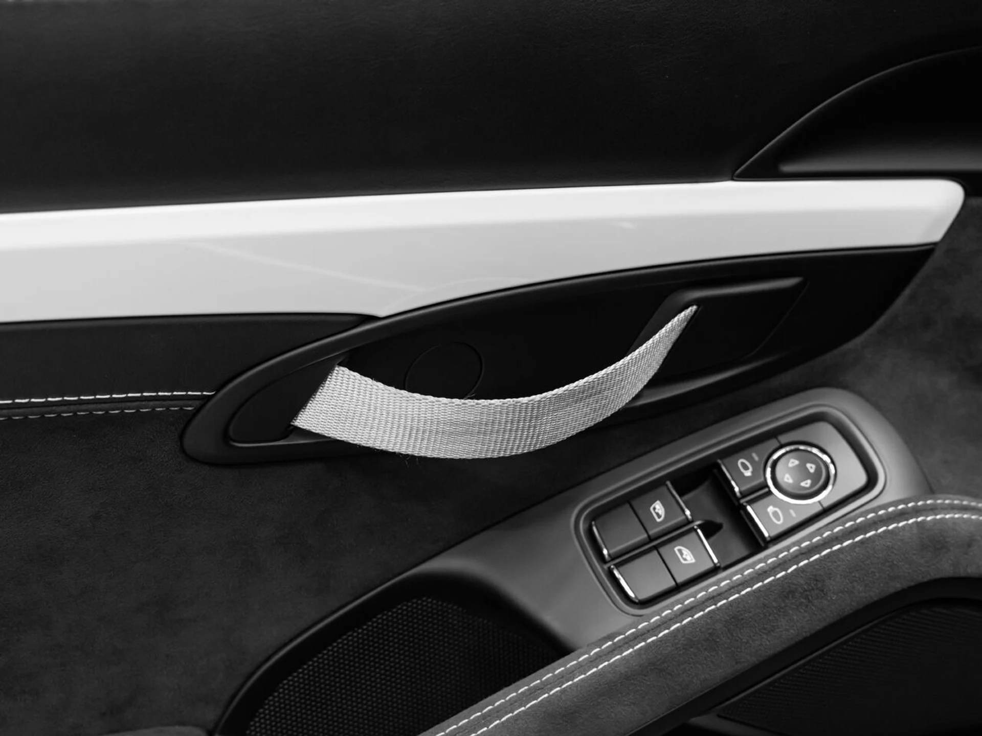 mph127_4001343791_porsche_911_2019_34402afc56