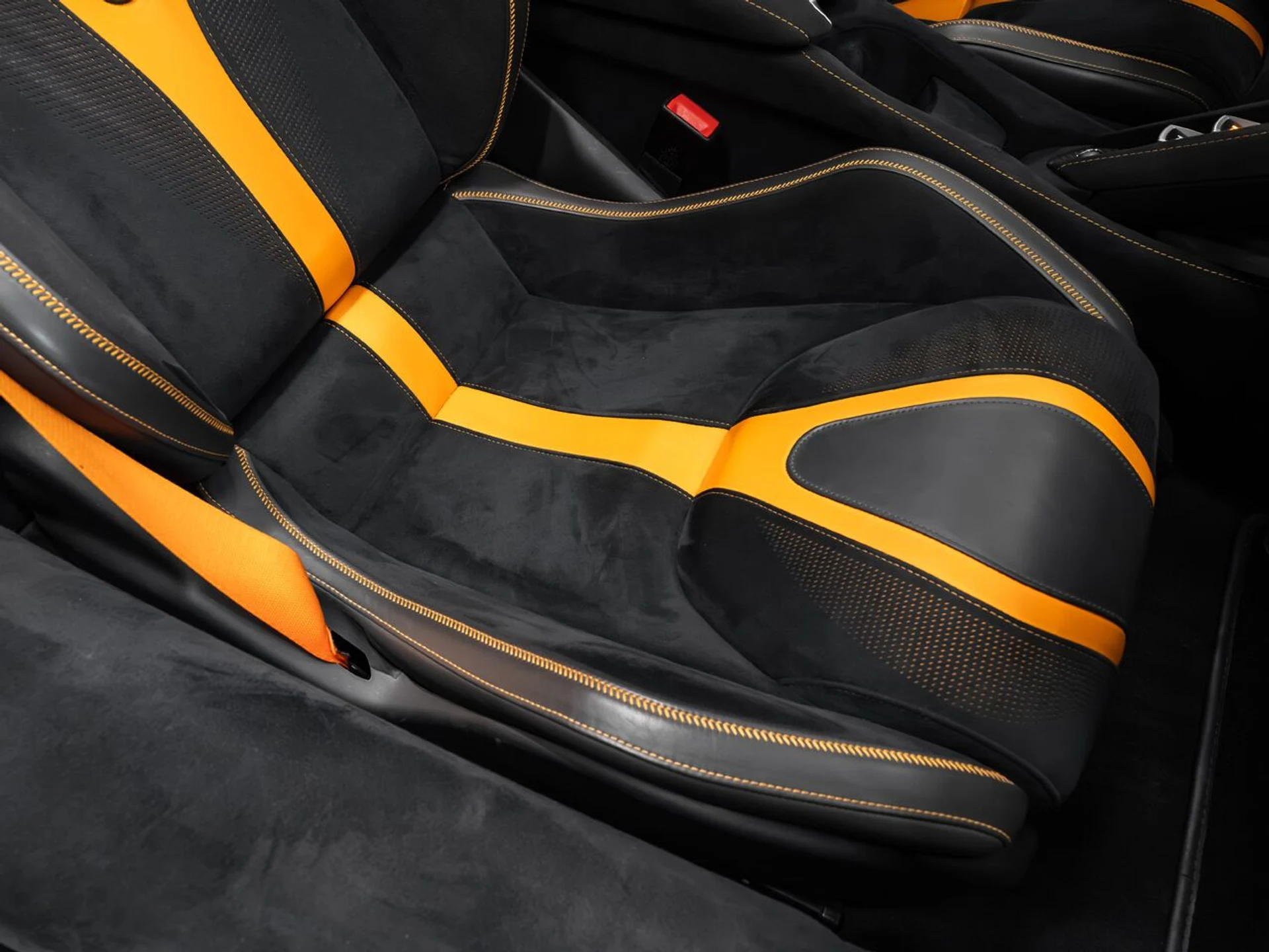 mph127_4241709846_mclaren_720s_2018_95349fe975