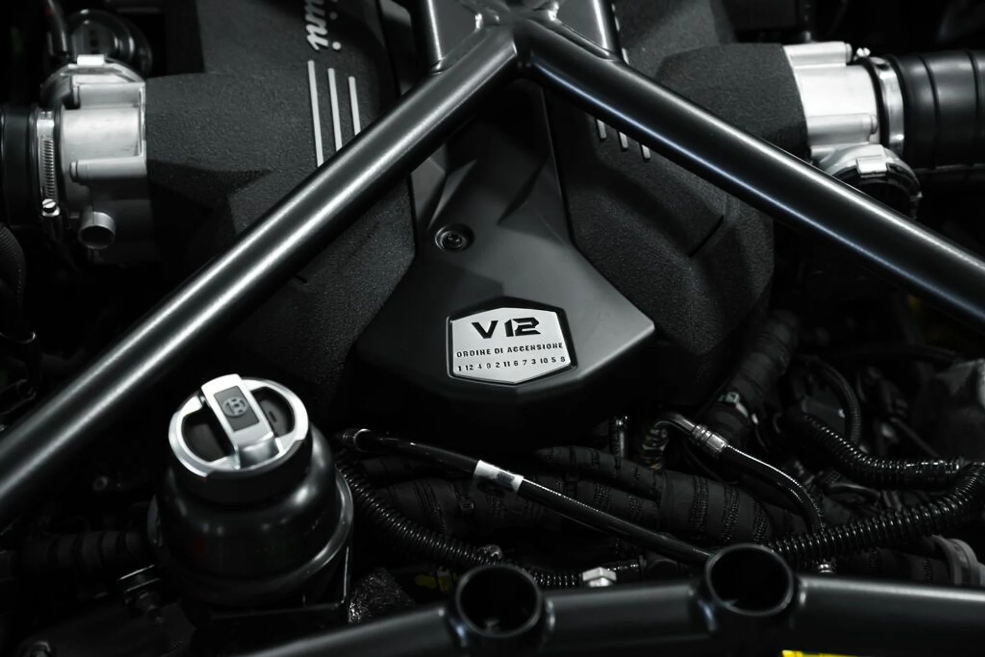 mph128_1168404699_lamborghini_veneno_2014_jpg_v_1779988126_951aa62563