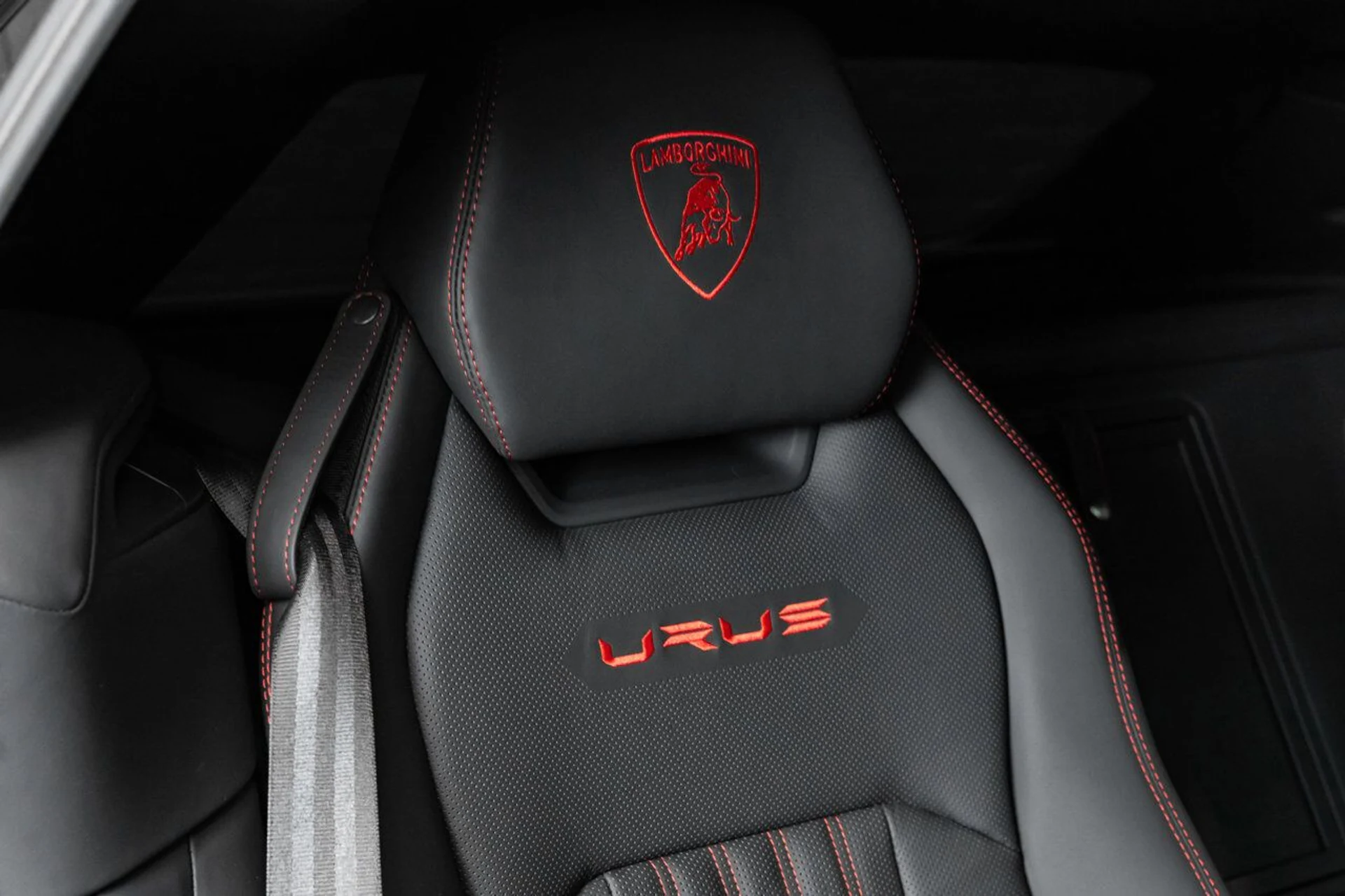 mph128_2765455799_lamborghini_urus_2023_60ff61826d