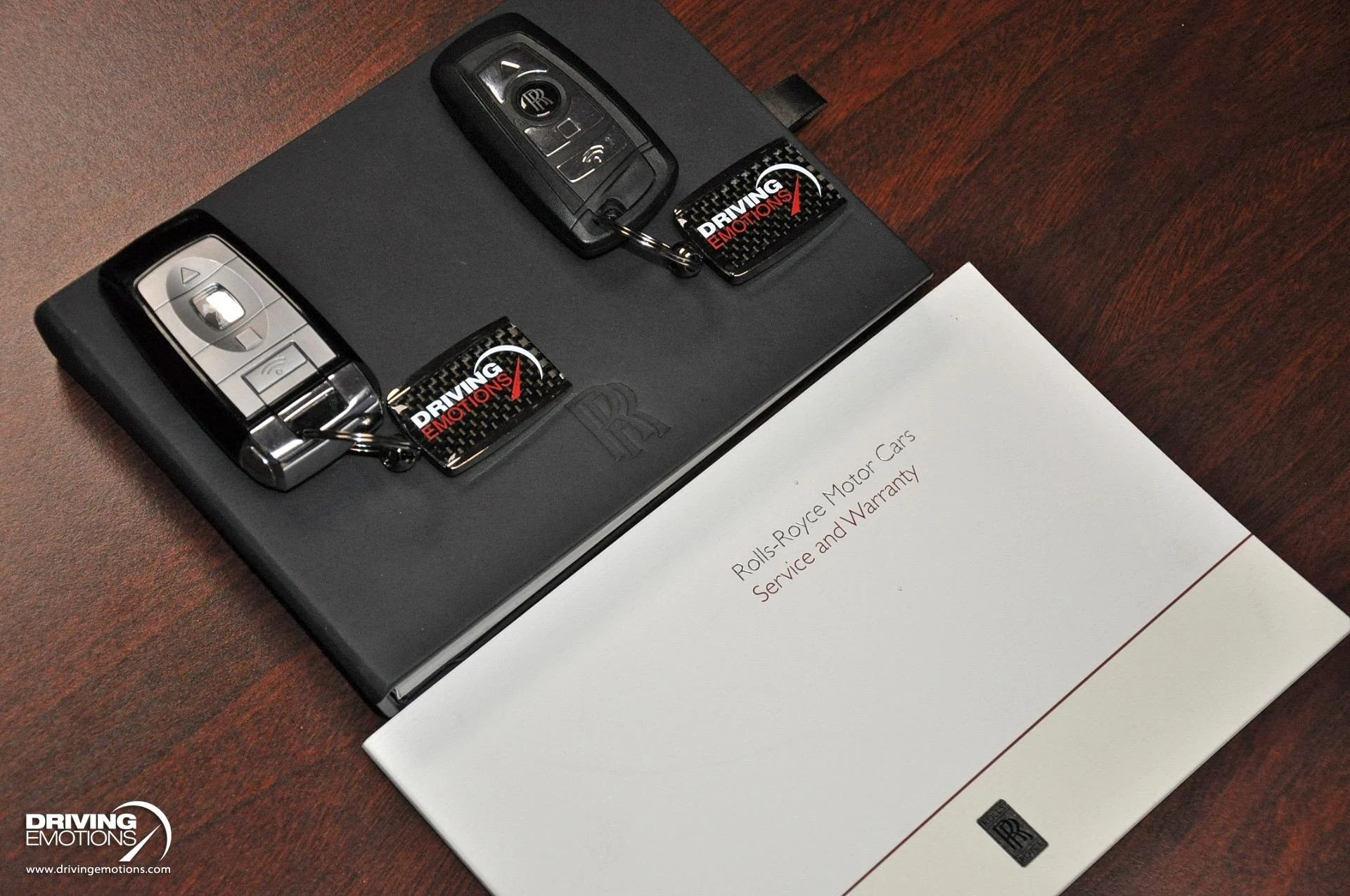 mph128_3037566875_883_p129_l_5cf030acba