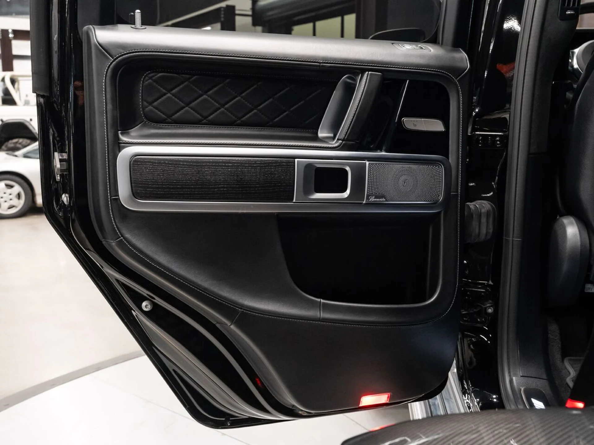 mph129_2444183999_mercedes_benz_g_class_2021_7f6a234371