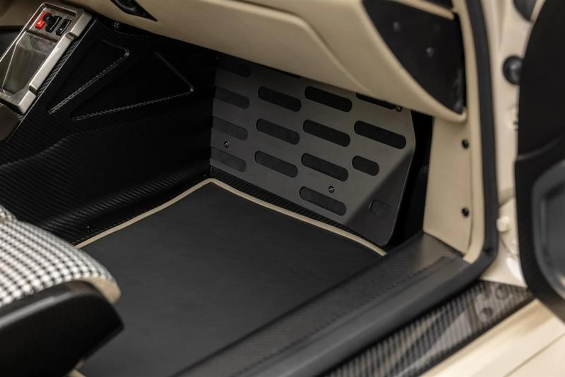 mph129_3561552419_53_F95_E07_1136_4621_8_A23_2435771488_FA_07eed24b9e