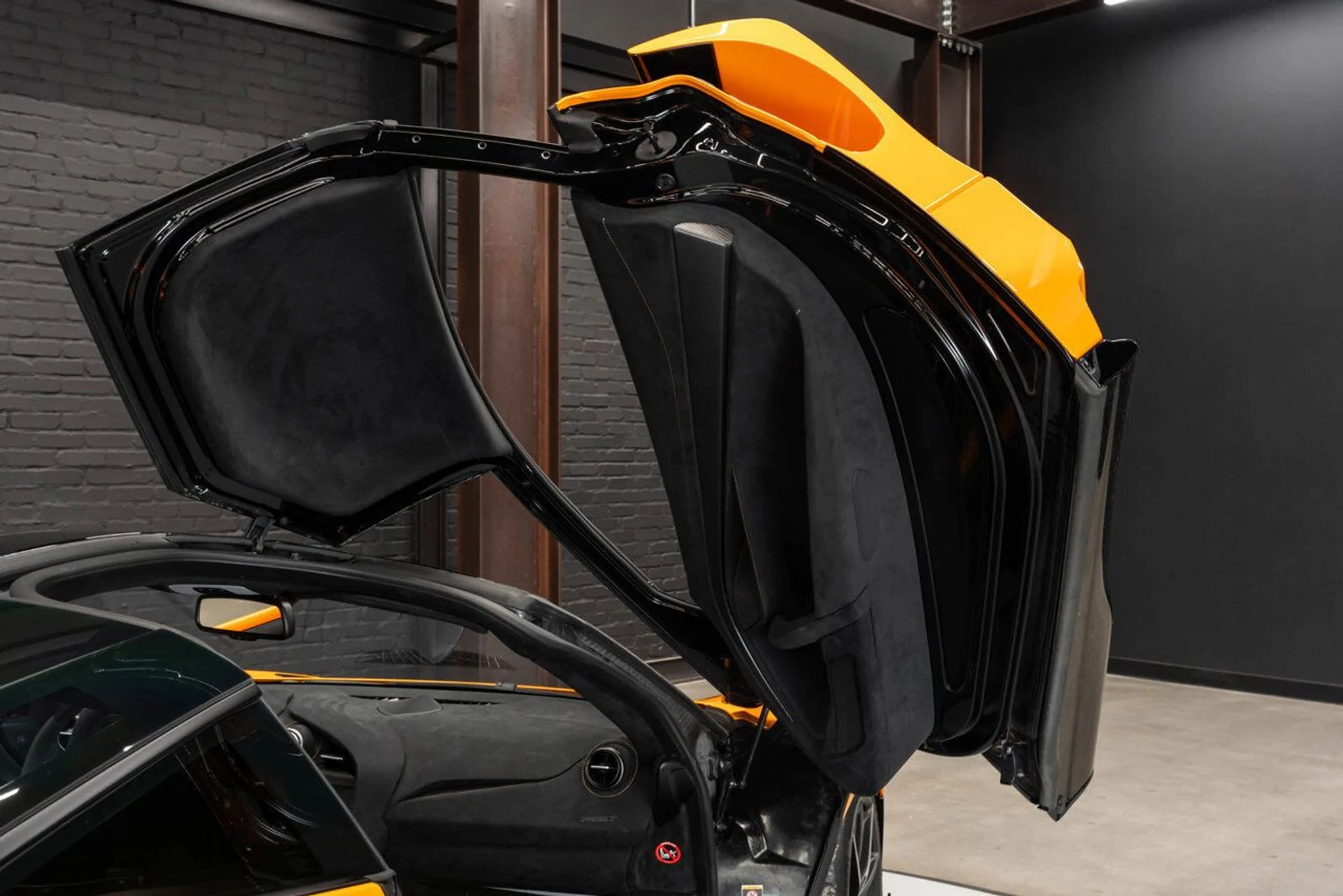 mph129_4196361122_mclaren_765lt_2021_ce9f619c08