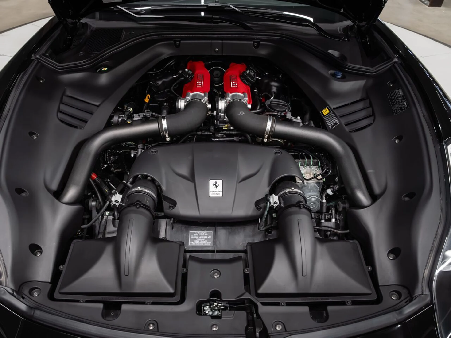 mph129_625753570_ferrari_california_2015_1e06f9889b