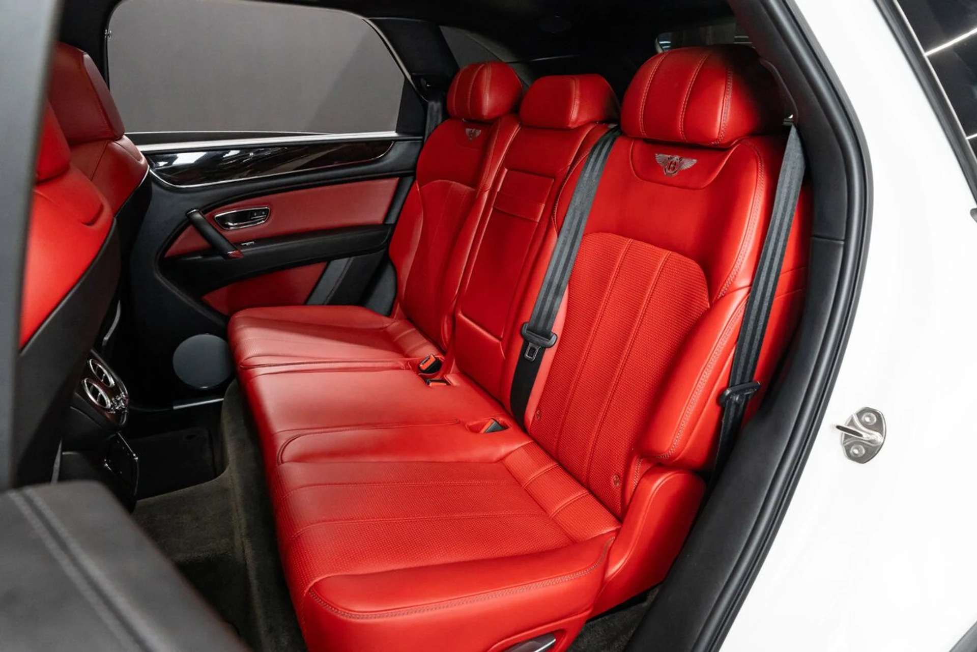 mph130_1245703988_bentley_bentayga_2019_ddbe098454