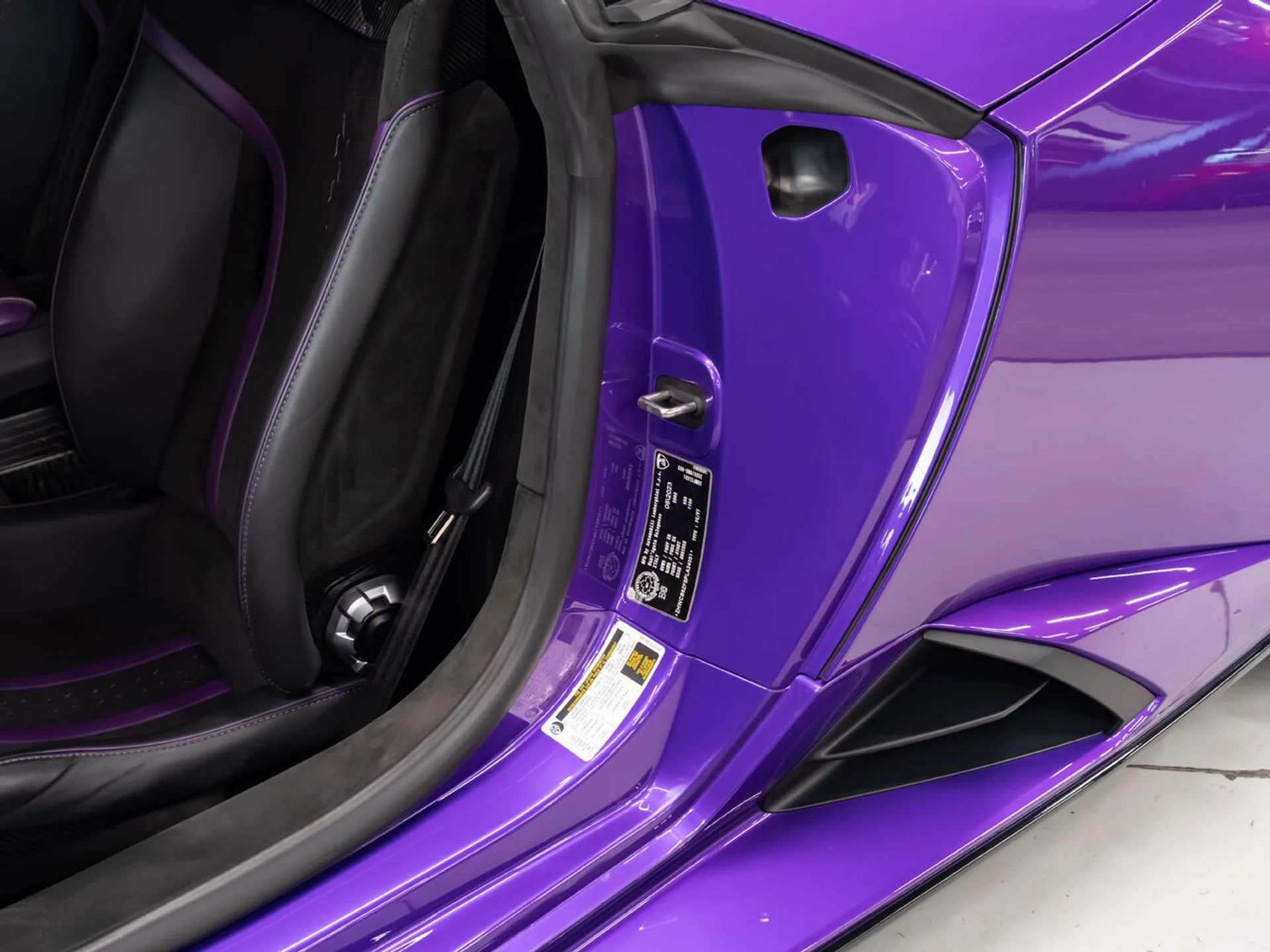 mph130_2263094993_lamborghini_huracan_tecnica_2023_e374af670b