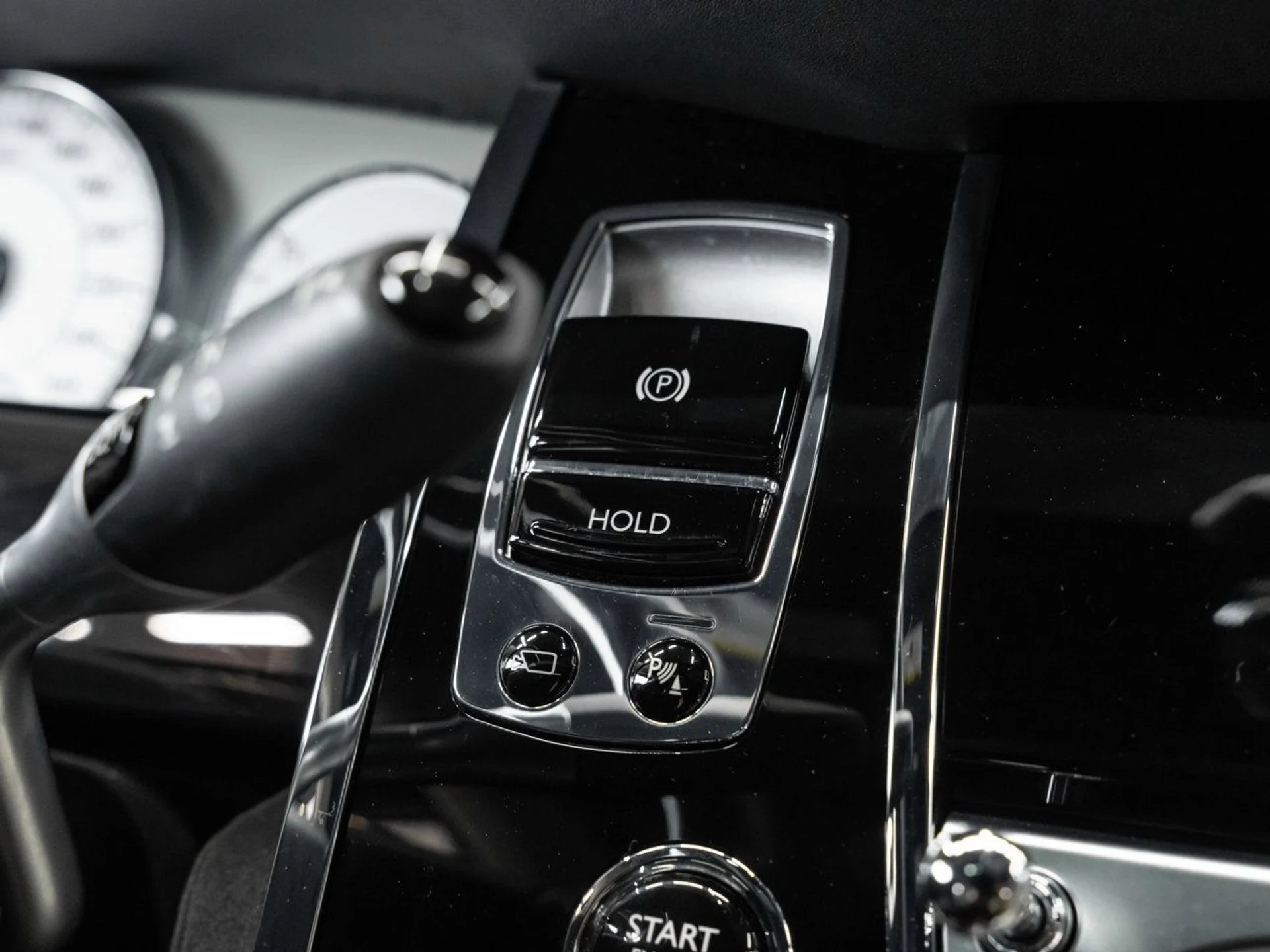 mph130_3118997985_rolls_royce_ghost_2012_5ab34ee6de