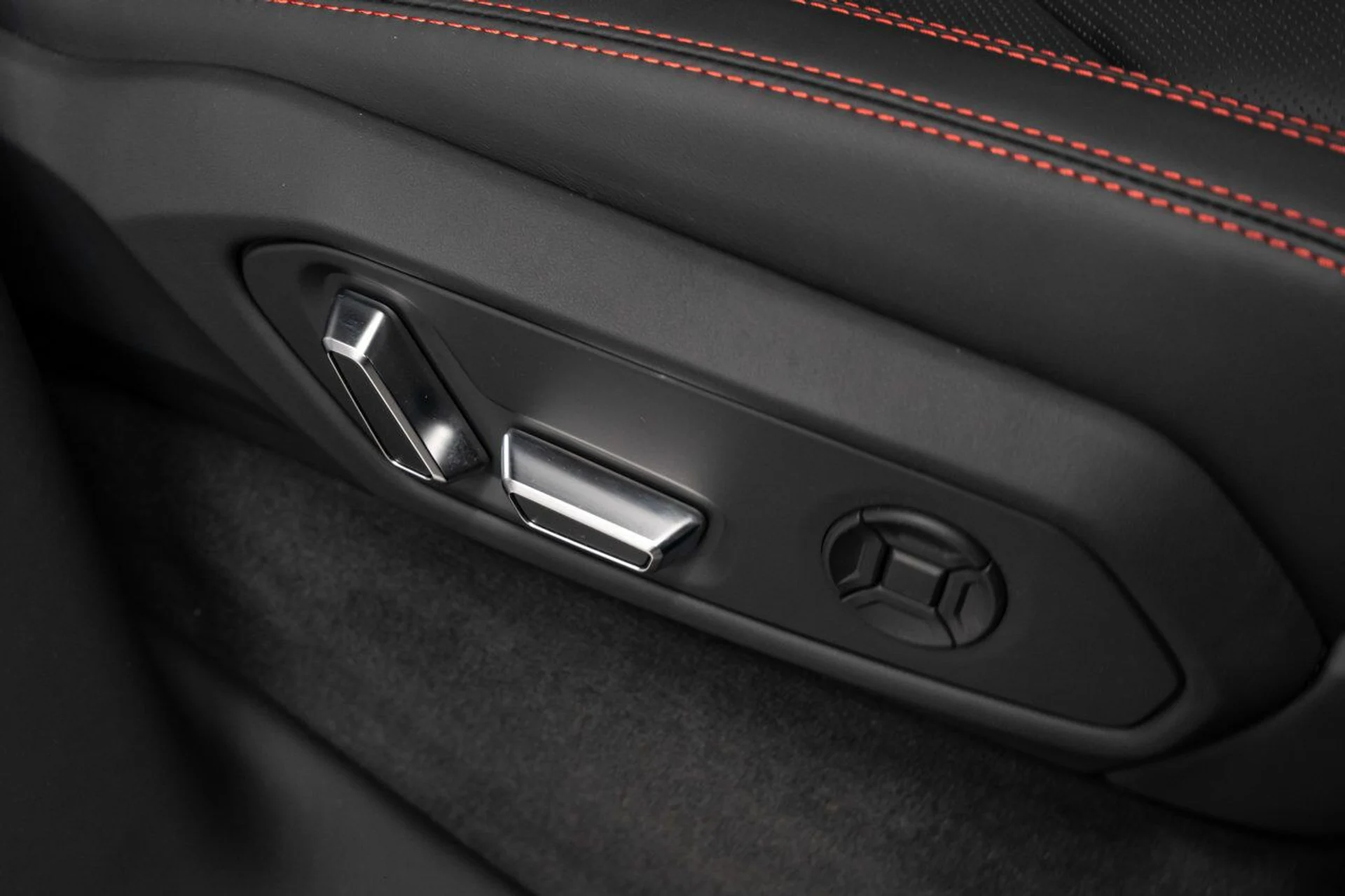 mph130_446574030_lamborghini_urus_2023_3fcc3d68f8