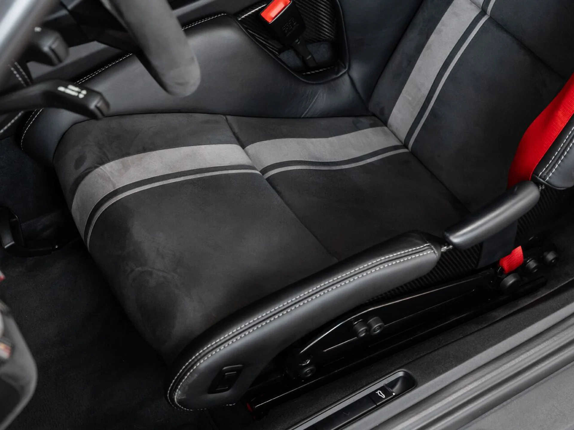 mph131_3460608534_porsche_911_2018_f267751b3c