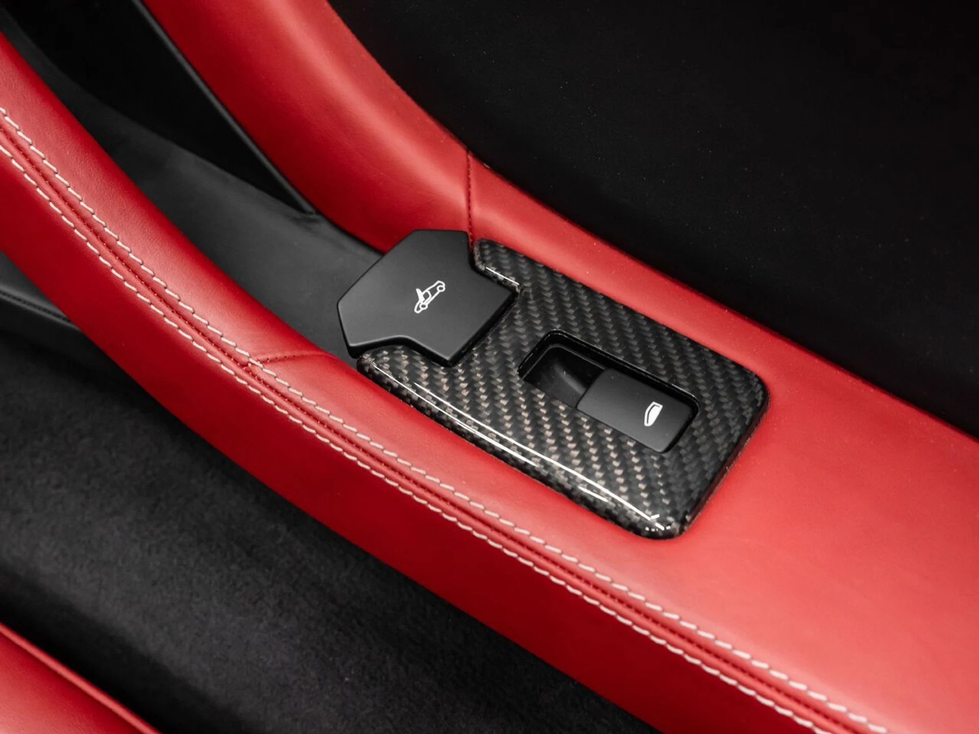 mph131_3507819803_mclaren_650s_2015_8fce19943f