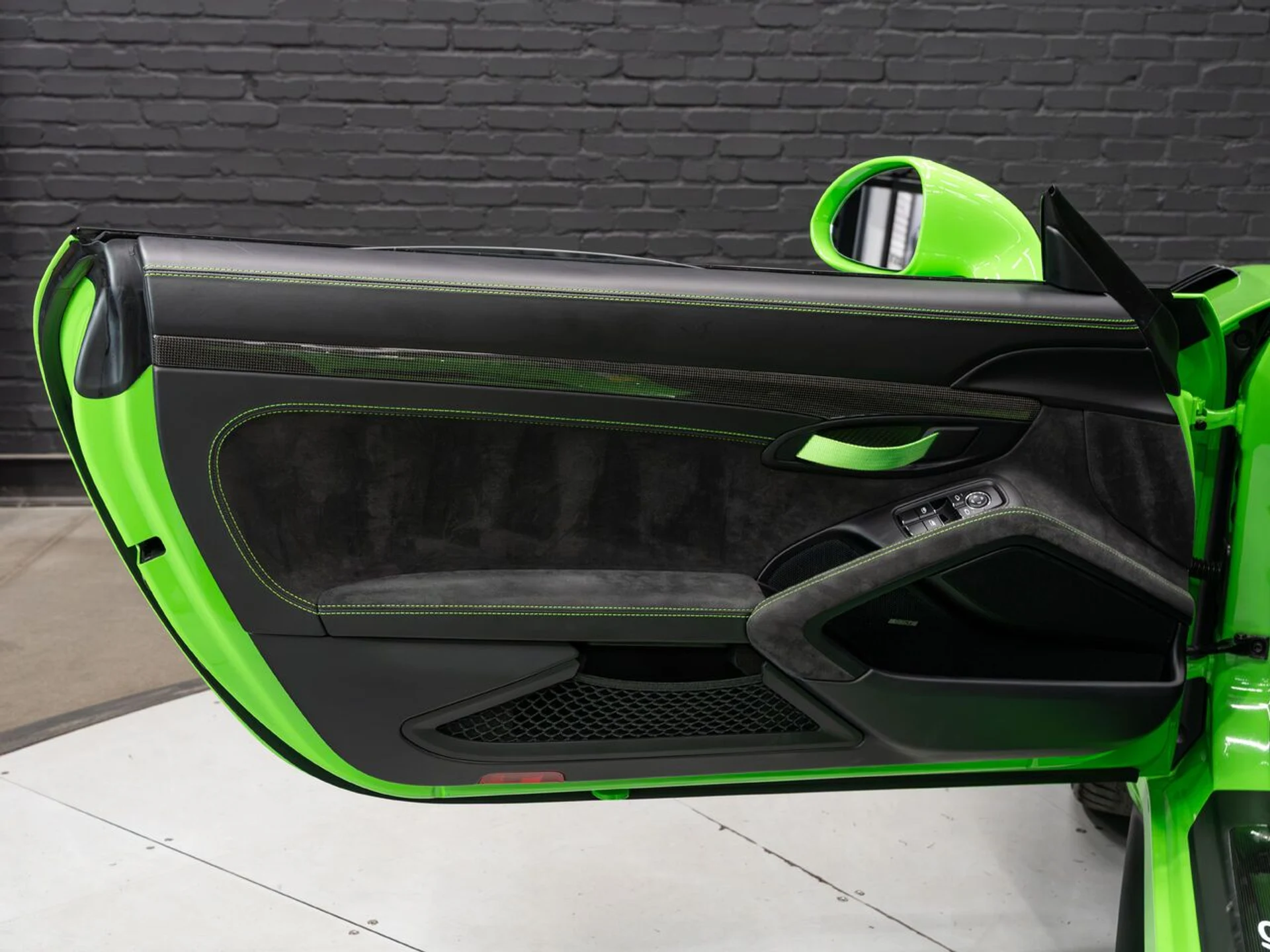 mph131_4092597326_porsche_911_2019_49dea1bc2c