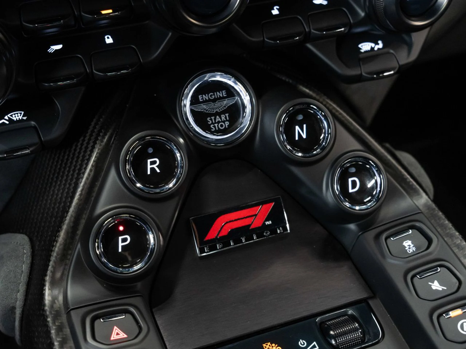 mph131_726180317_aston_martin_vantage_2023_85b50bc413