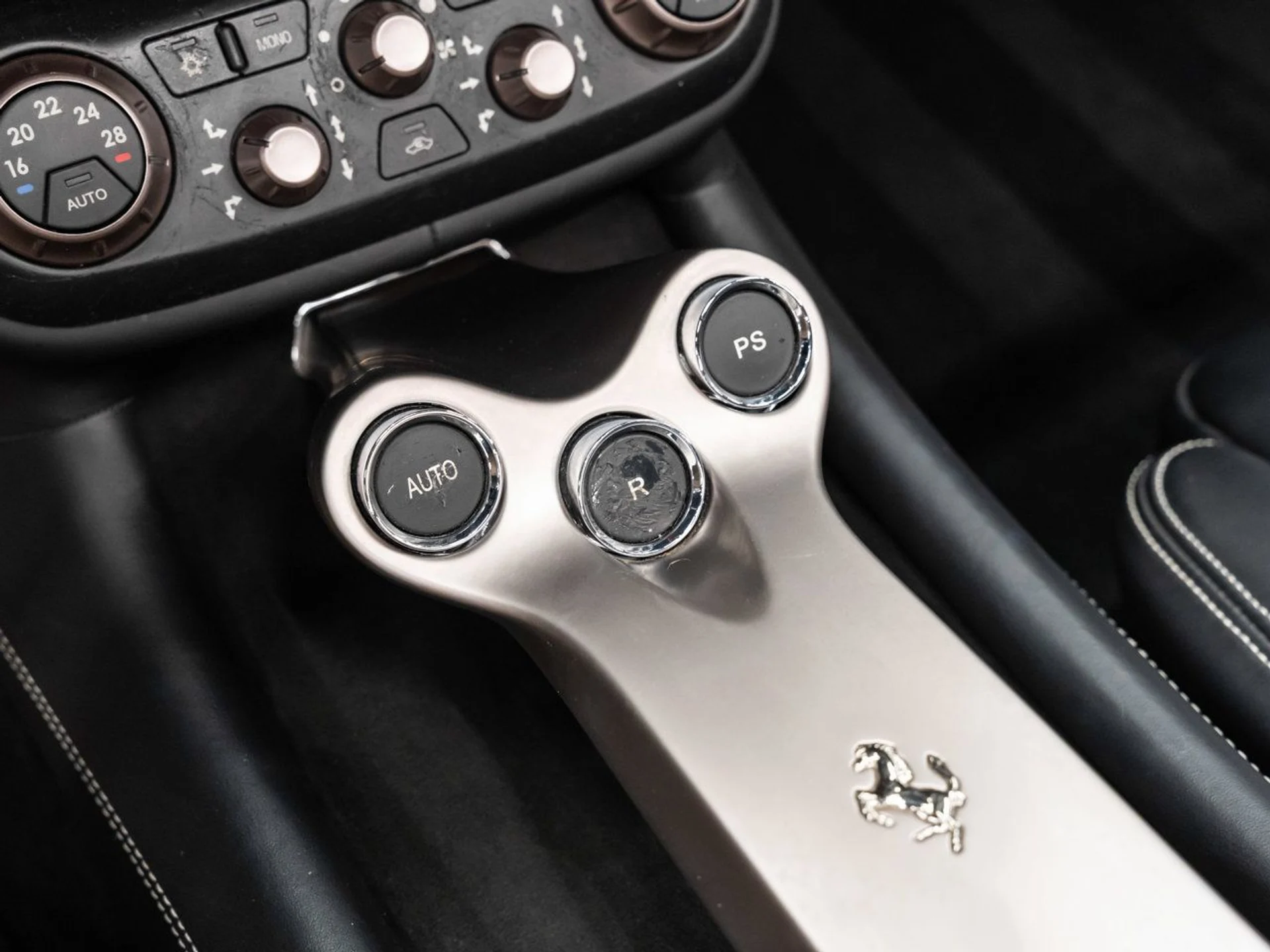 mph131_950808208_ferrari_california_2011_0517c88288