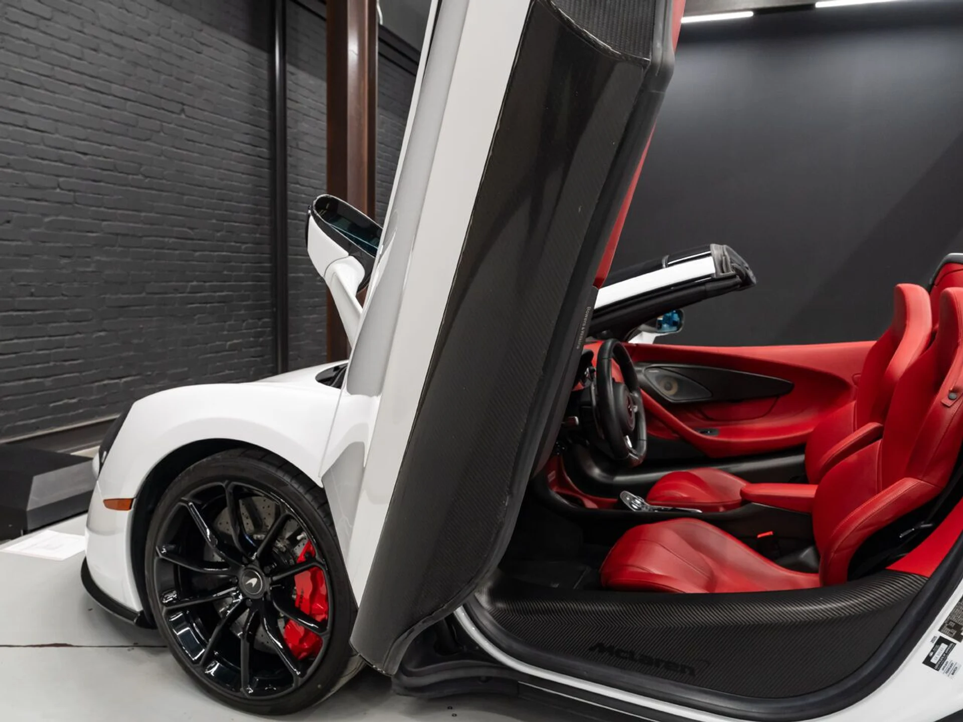 mph132_4113925010_mclaren_570s_2019_4e542de60a