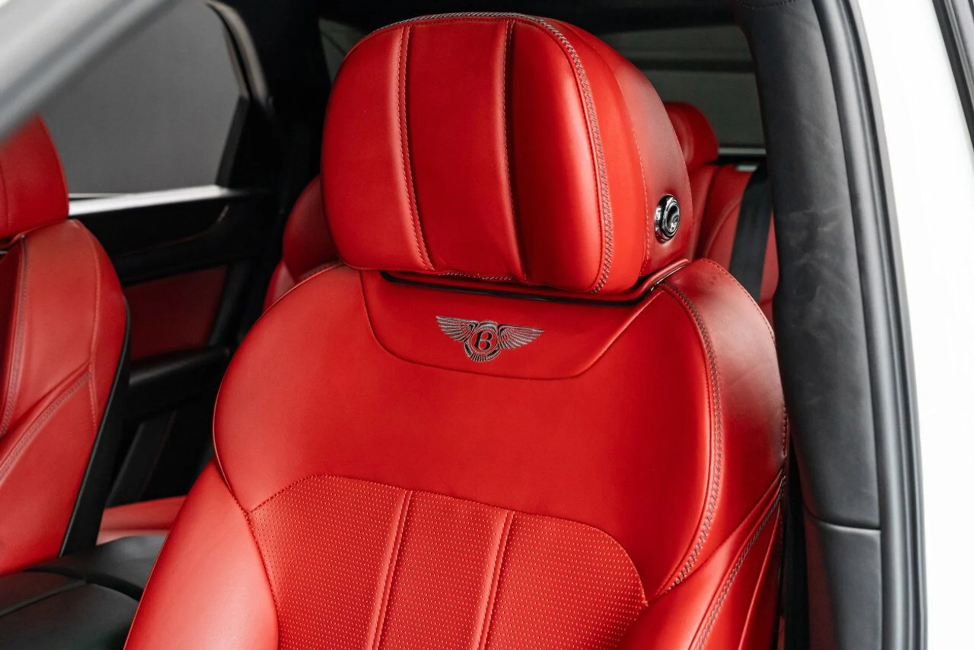 mph132_417982151_bentley_bentayga_2019_8859858ecb